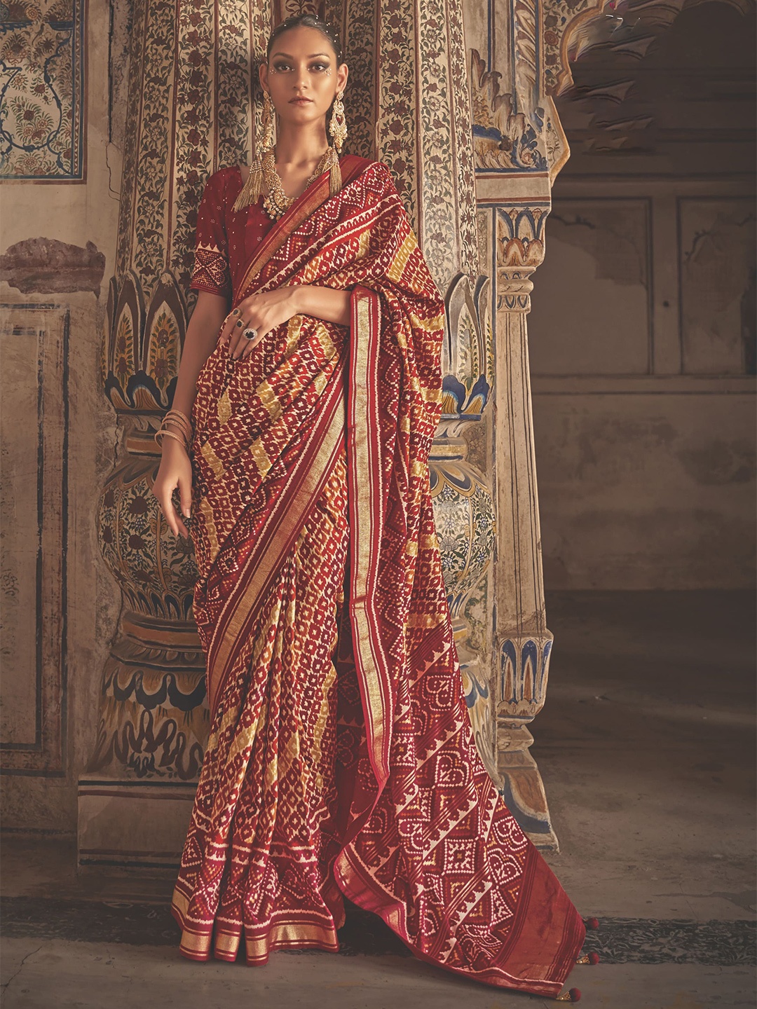 

elora Ethnic Motifs Zari Pure Silk Ikat Saree, Maroon