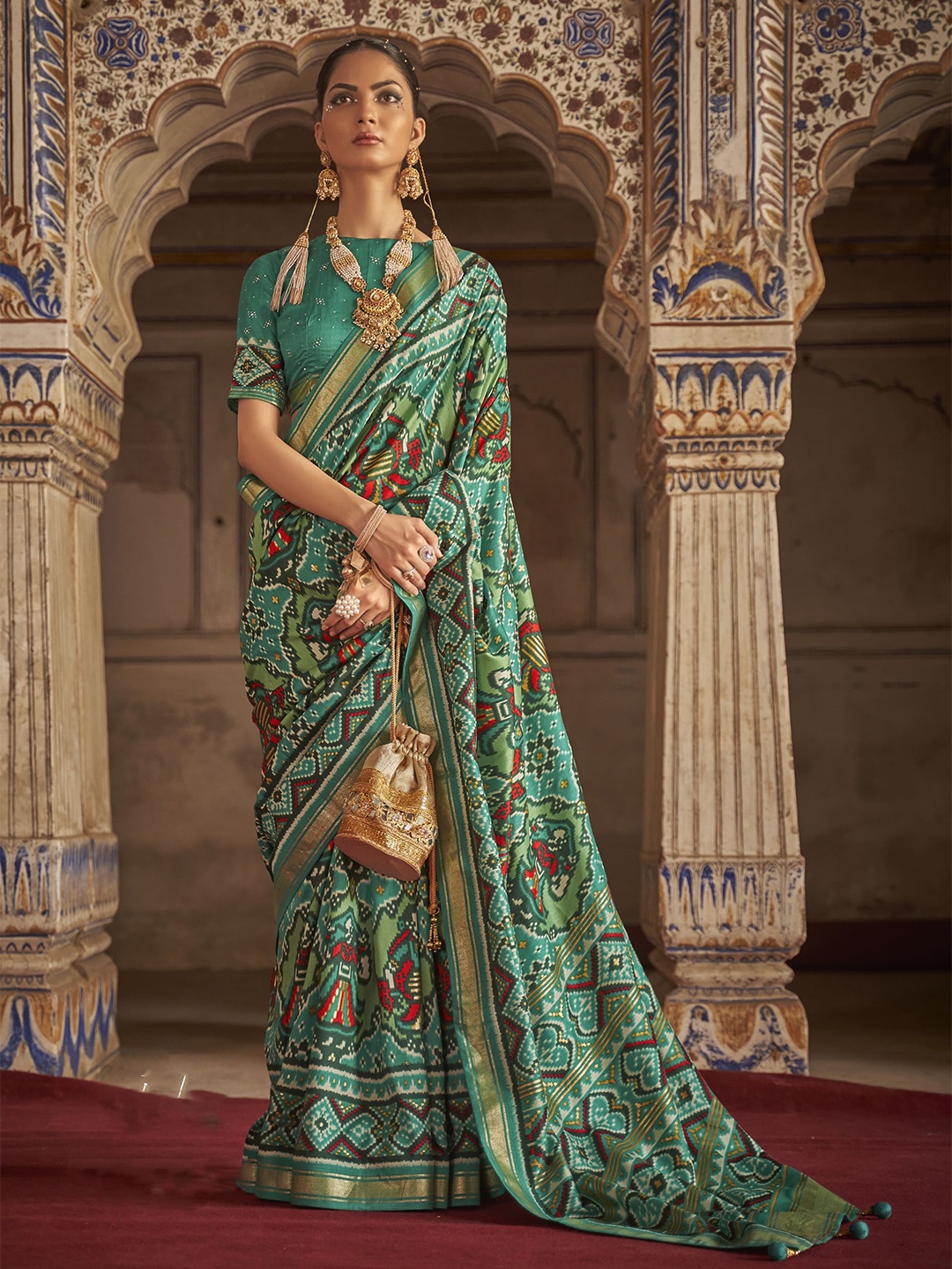 

elora Ethnic Motifs Zari Pure Silk Ikat Saree, Green