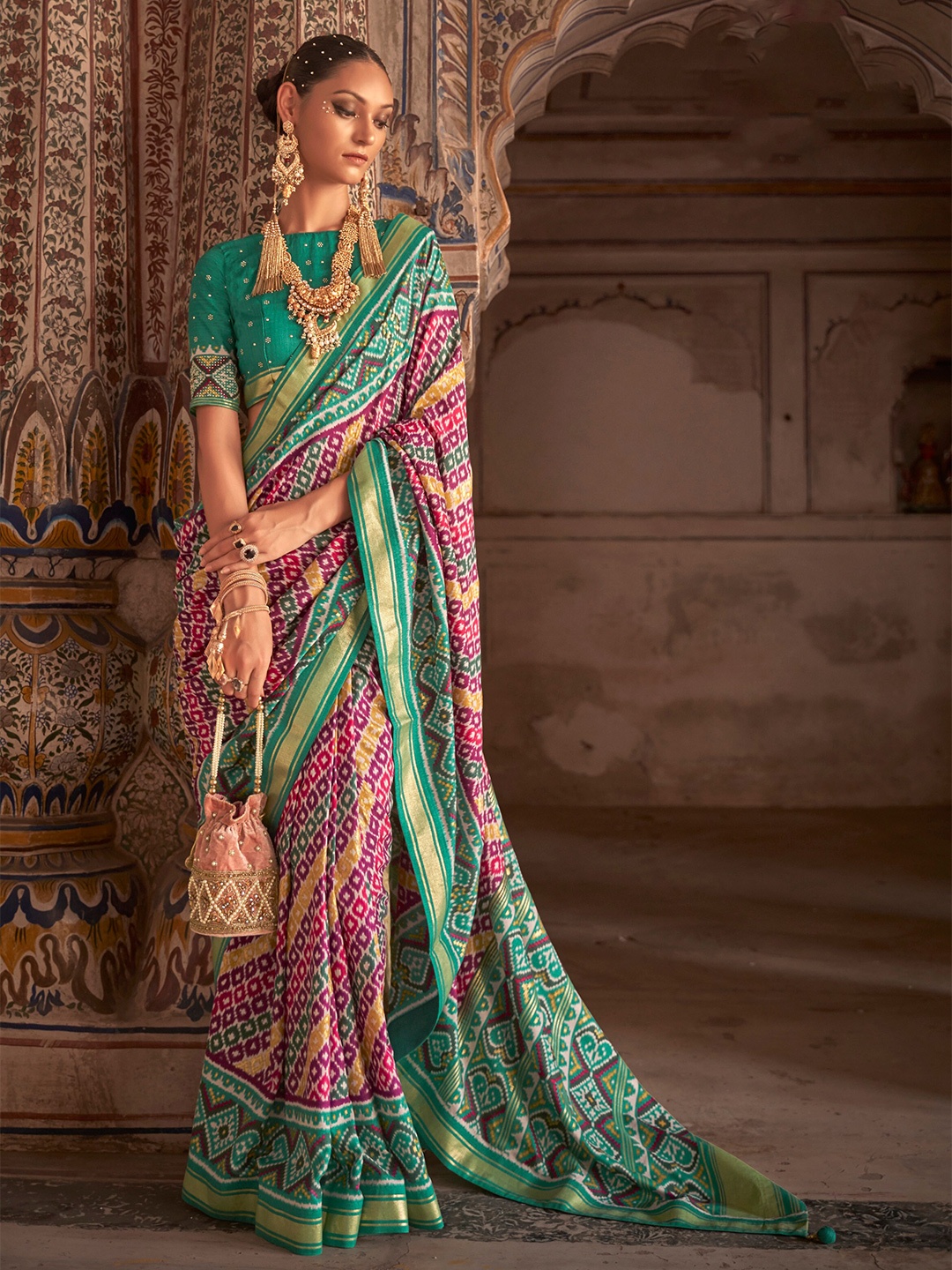 

elora Ethnic Motifs Zari Pure Silk Ikat Saree, Green