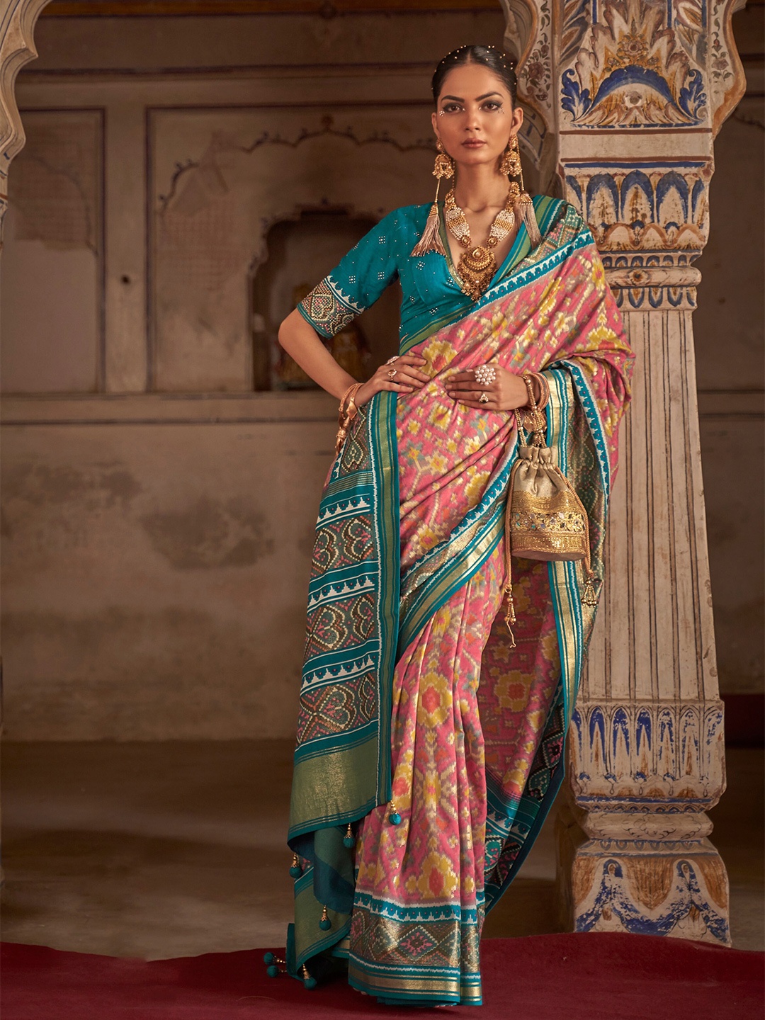 

elora Ethnic Motifs Zari Pure Silk Ikat Saree, Pink