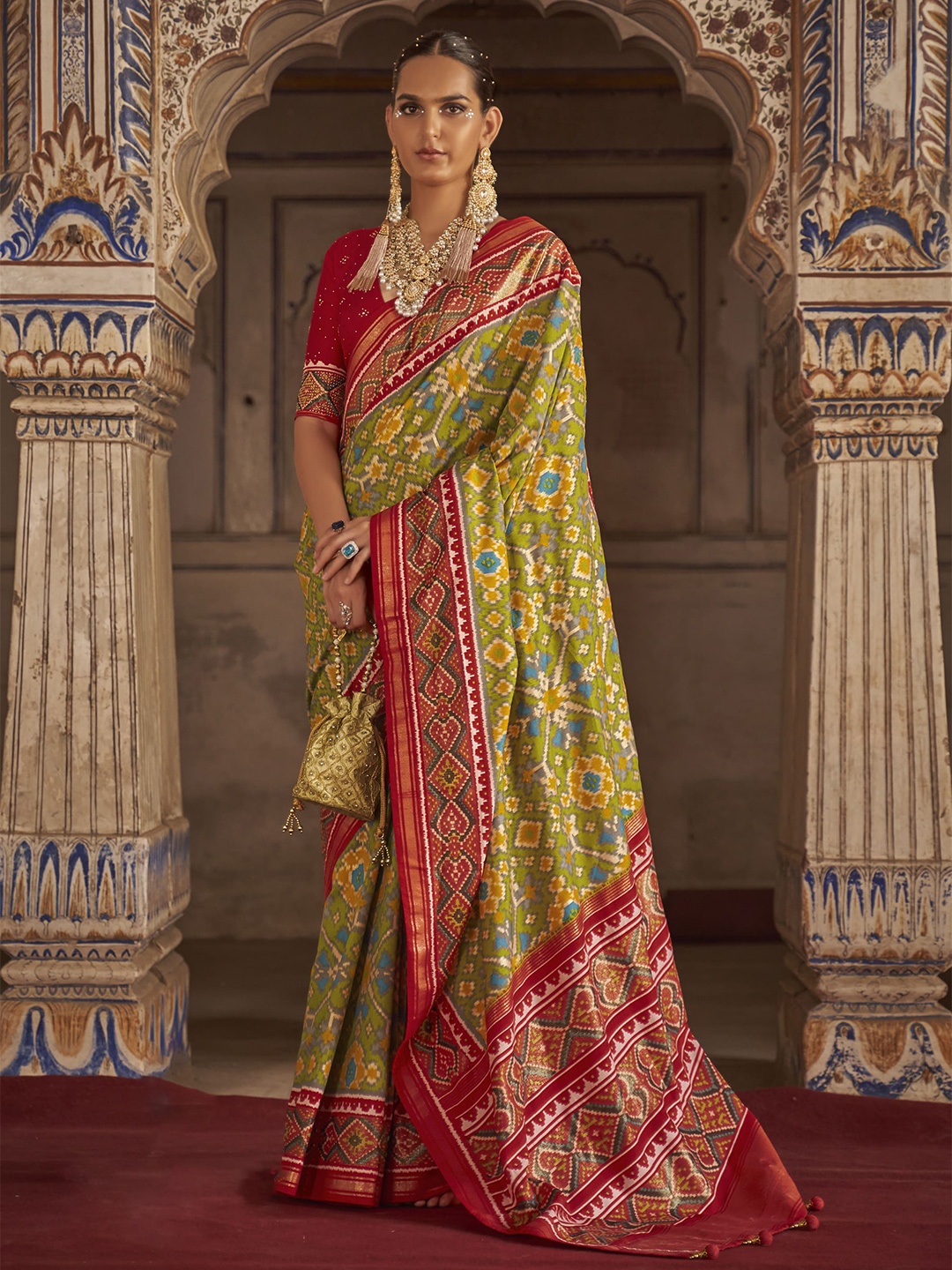 

elora Ethnic Motifs Zari Pure Silk Ikat Saree, Green