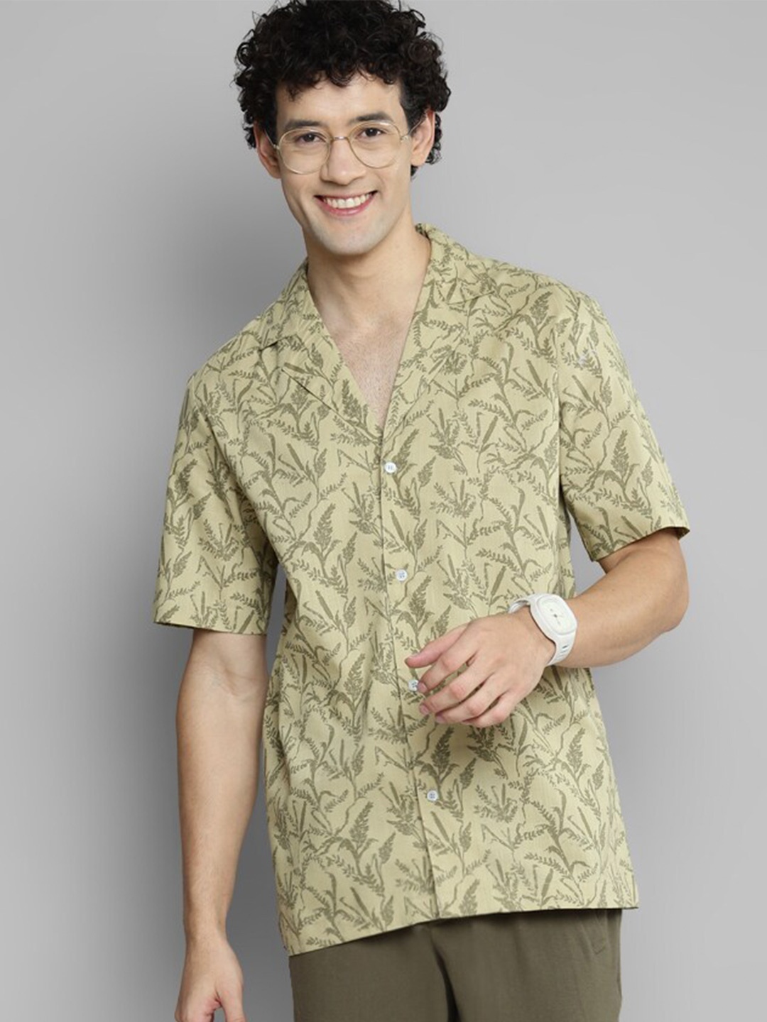 

Kook N Keech Boxy Fit Floral Printed Cuban Collar Pure Cotton Resort Shirt, Mustard