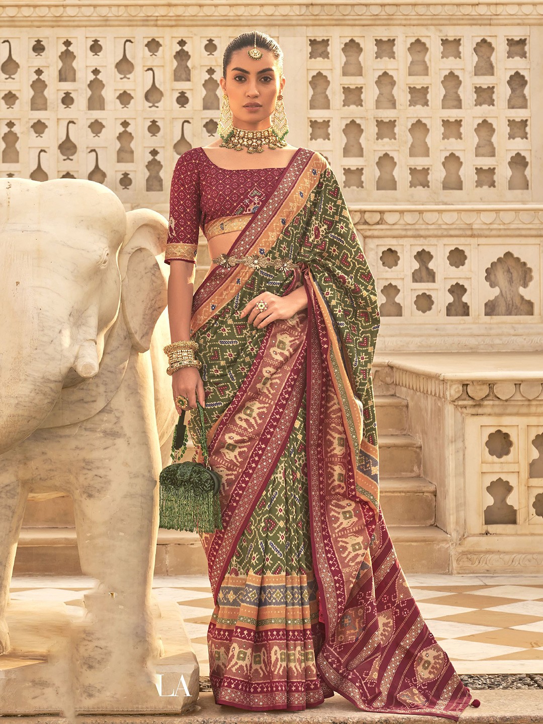 

elora Ethnic Motifs Zari Pure Silk Patola Saree, Green