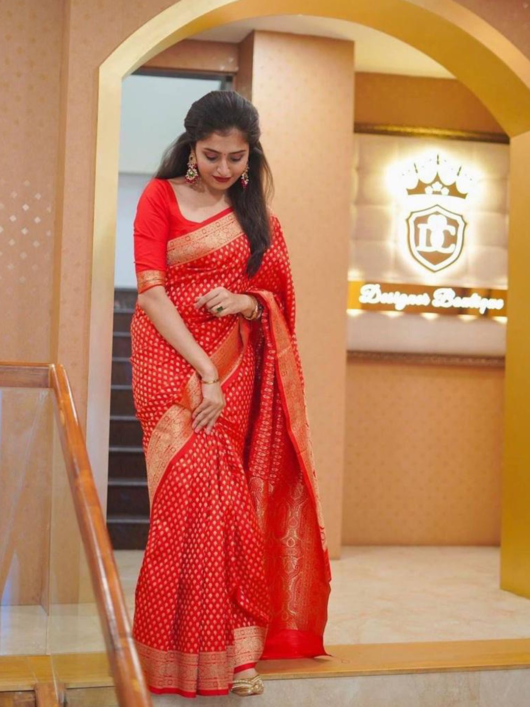 

Naishu Trendz Ethnic Motifs Zari Pure Silk Kanjeevaram Saree, Red