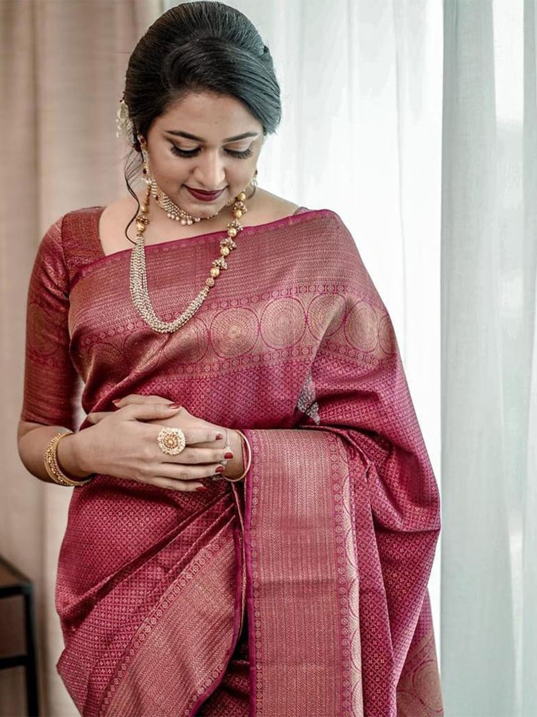 

Naishu Trendz Ethnic Motif Woven Design Zari Pure Silk Kanjeevaram Saree, Purple