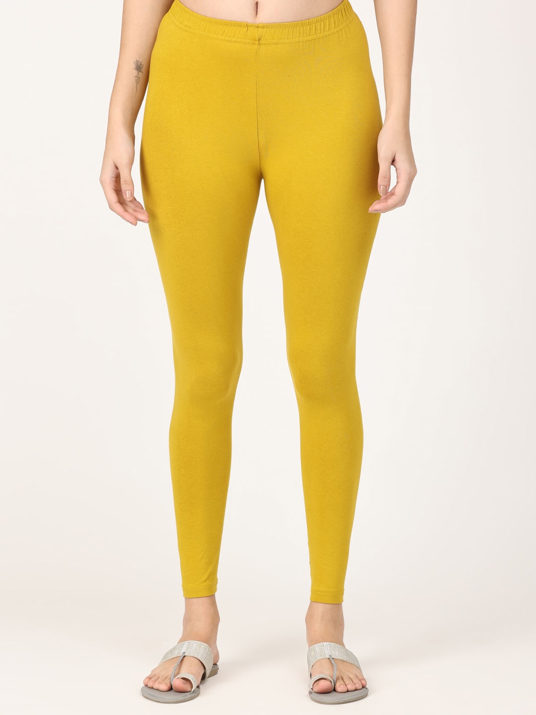 

Robinbosky Women Yellow Solid Ankle Leggings