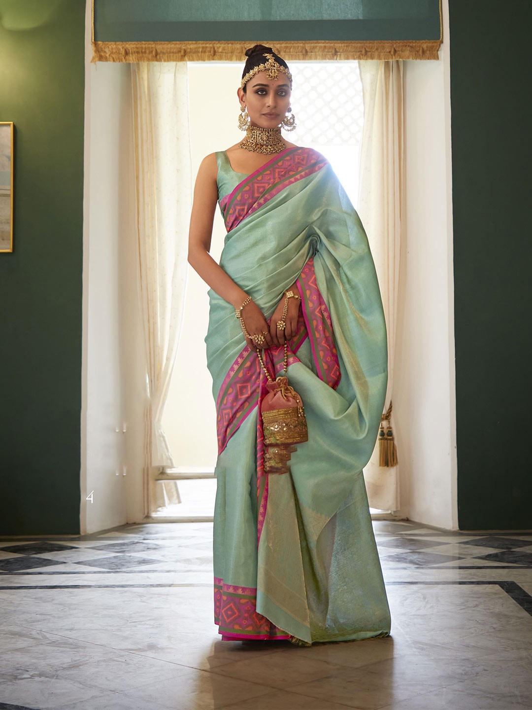

elora Woven Design Kanjeevaram Saree, Blue