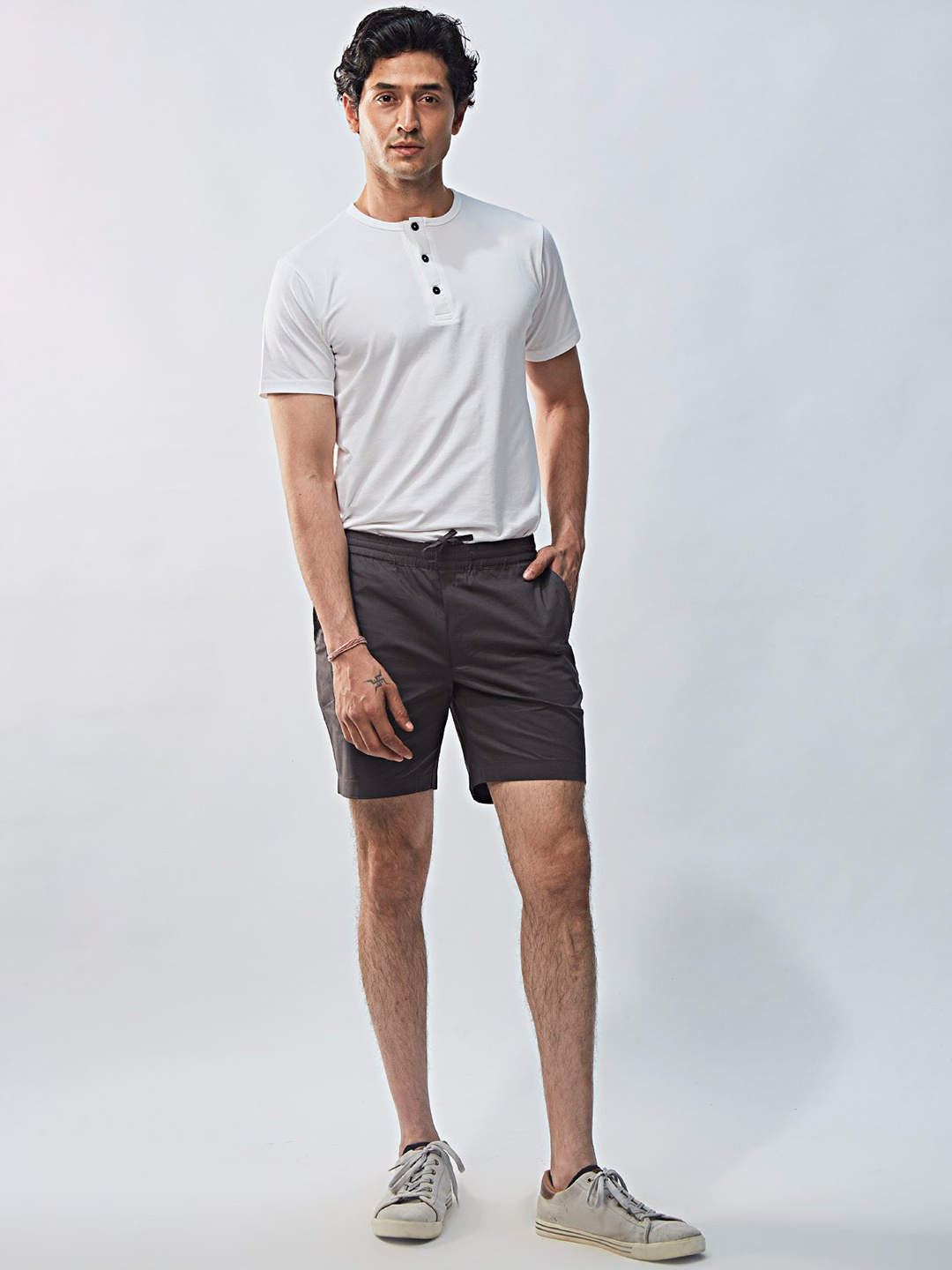

Beyours Men Mid-Rise Regular Shorts, Charcoal