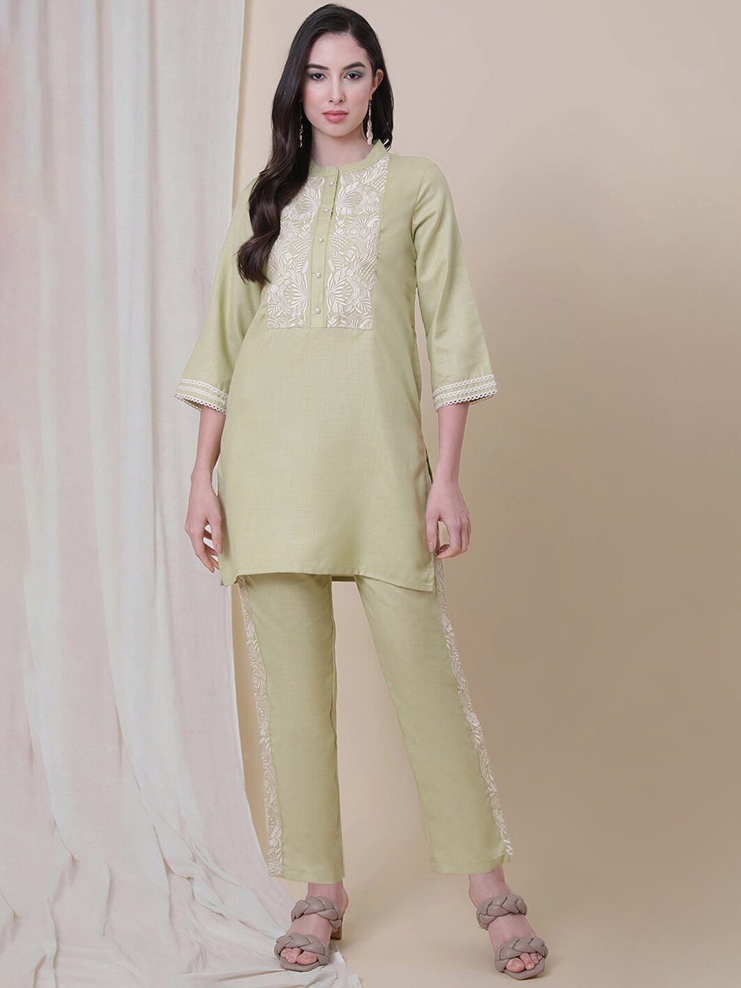 

Be Indi Ethnic Motifs Embroidered Straight Cotton Kurta Set with Trouser, Sea green