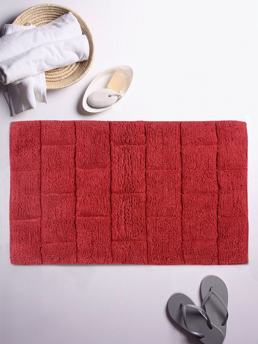 

ROMEE Red Textured Rectangular Bath Rug