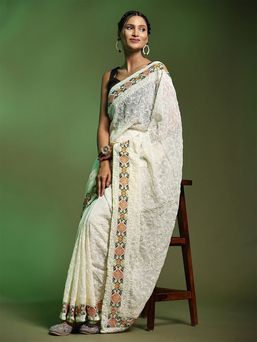 

Vastrasky Global Floral Motifs Embroidered Saree, White