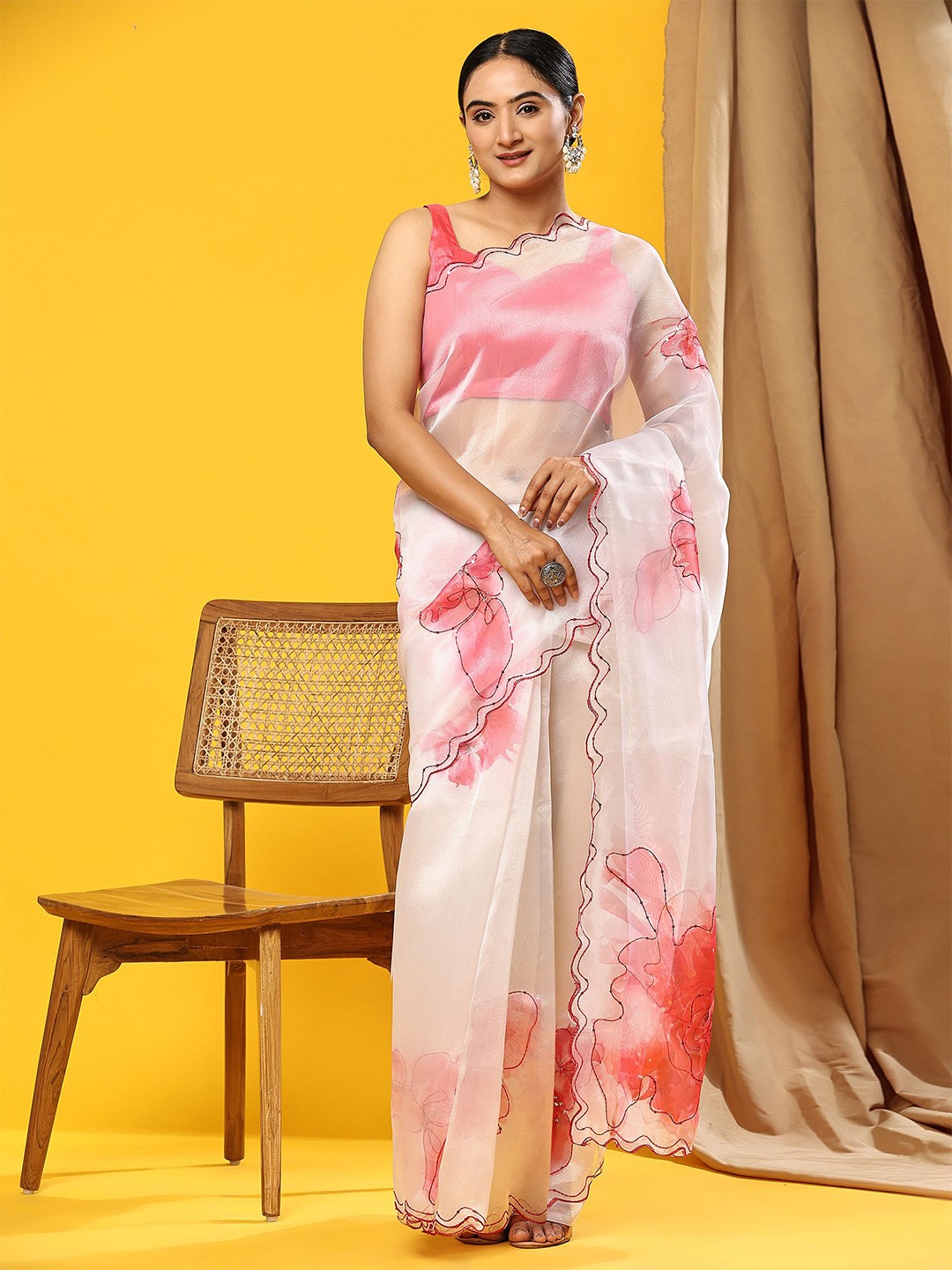 

Vastrasky Global Floral Printed Embridered Organza Saree, White