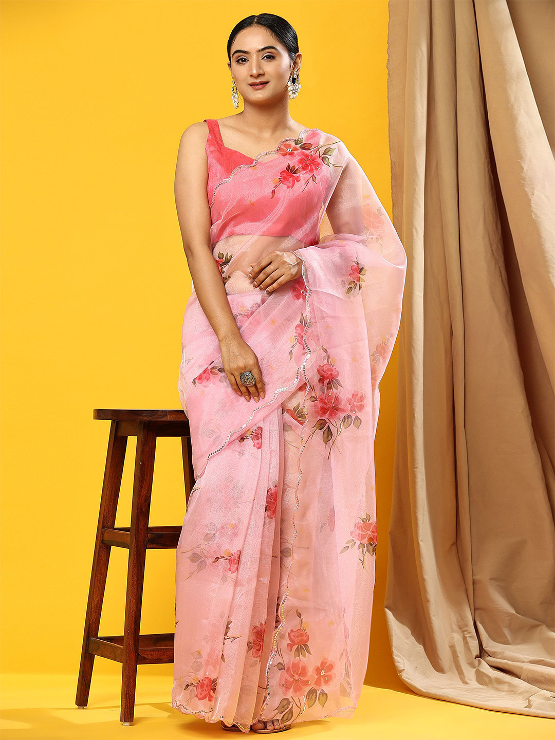 

Vastrasky Global Floral Printed Sequinned Organza Saree, Pink