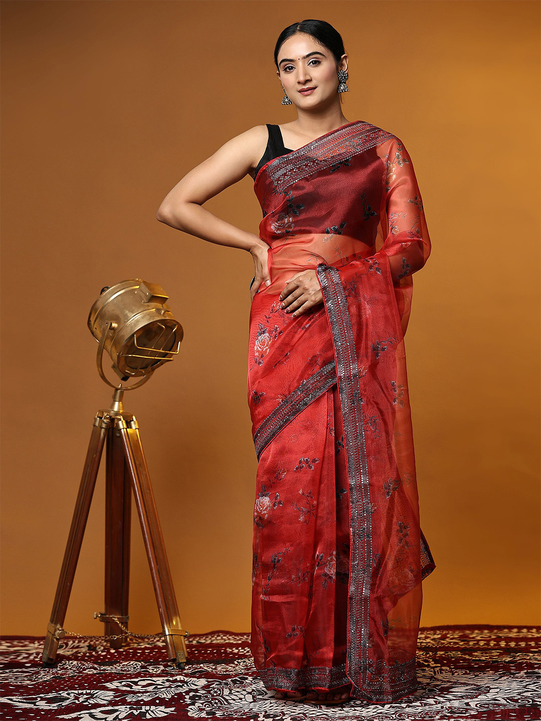 

Vastrasky Global Floral Printed Sequinned Saree, Red