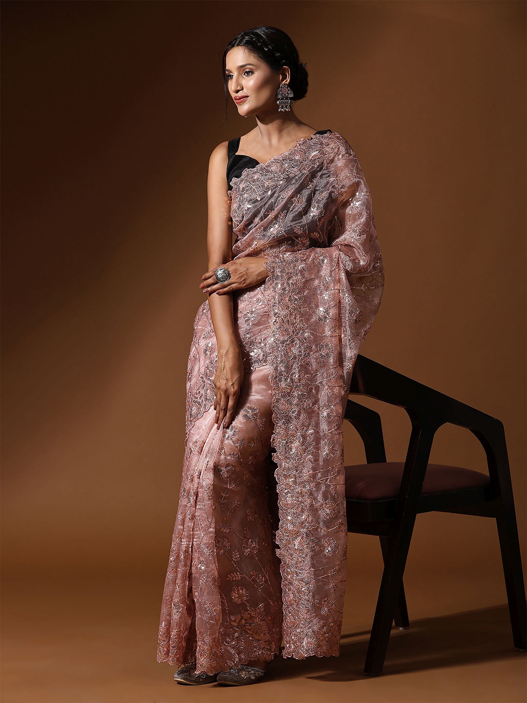 

Vastrasky Global Floral Embroidered Organza Saree, Peach