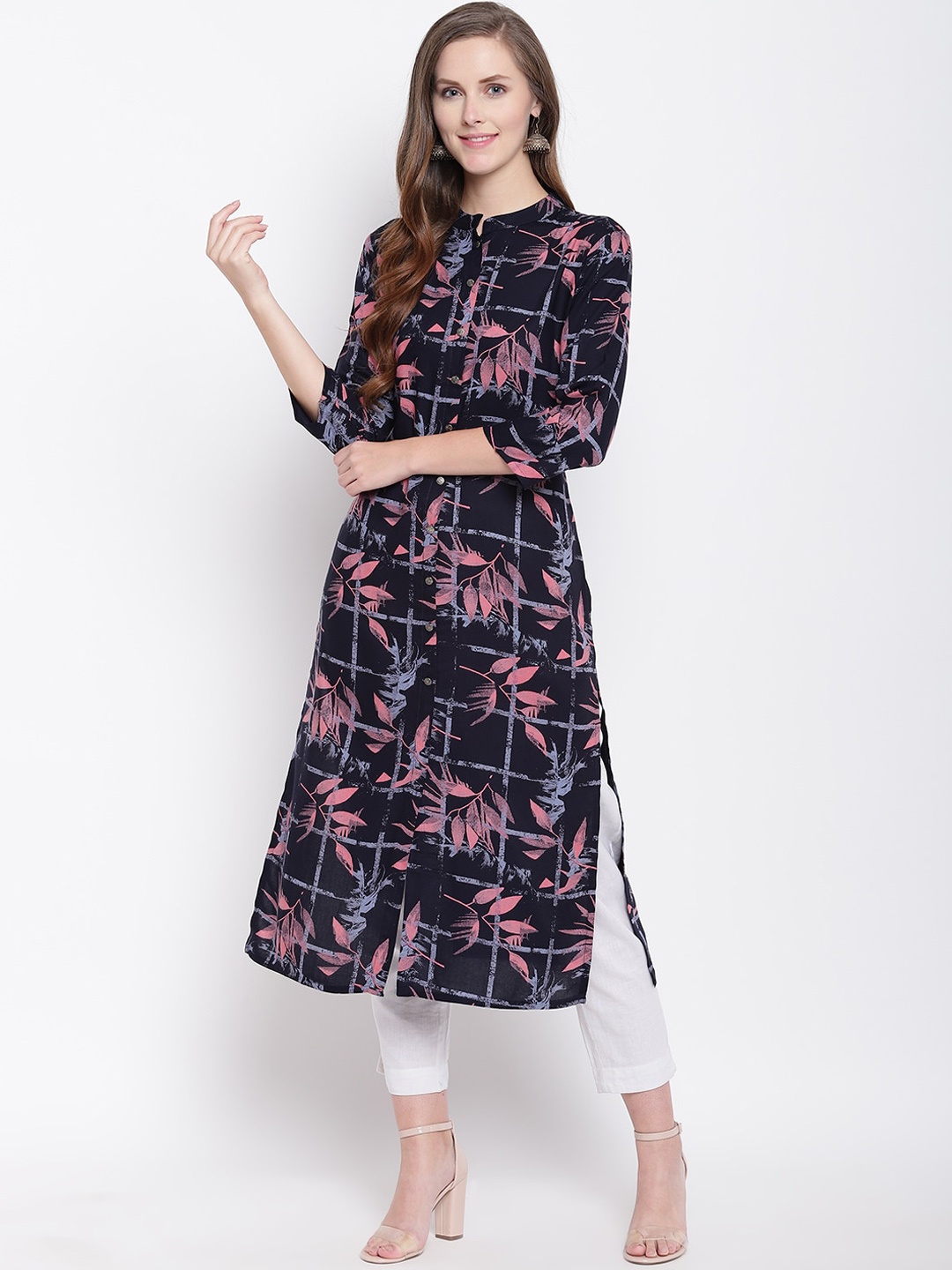 

Stylespace by Isha Floral Printed Mandarin Collar Kurta, Navy blue