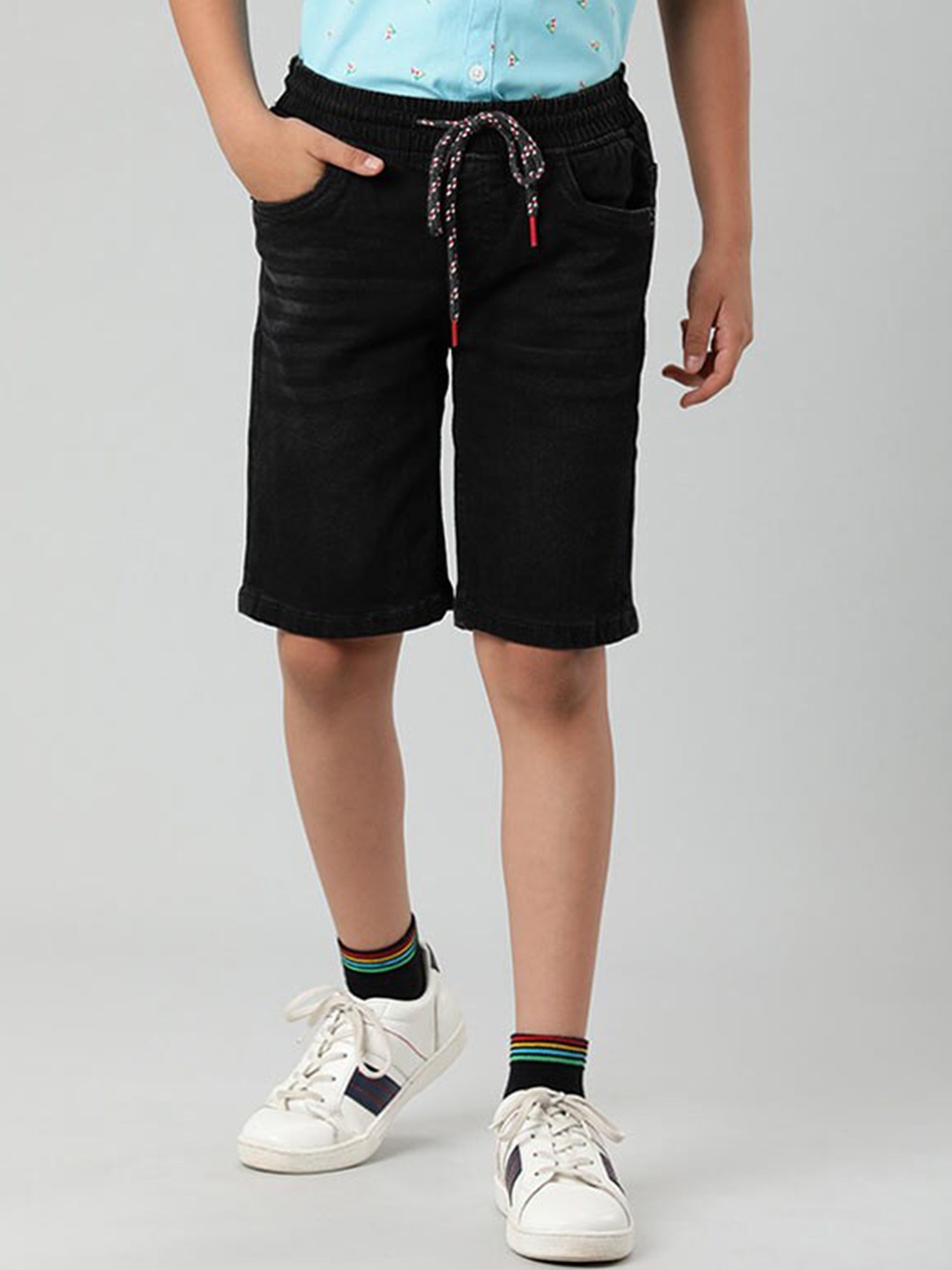 

Indian Terrain Boys Washed Mid-Rise Pure Cotton Denim Shorts, Black