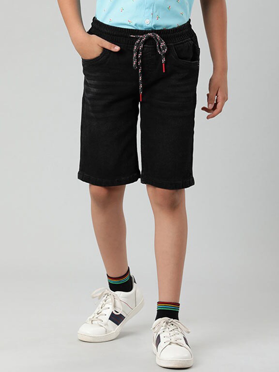 

Indian Terrain Boys Washed Mid-Rise Pure Cotton Denim Shorts, Black