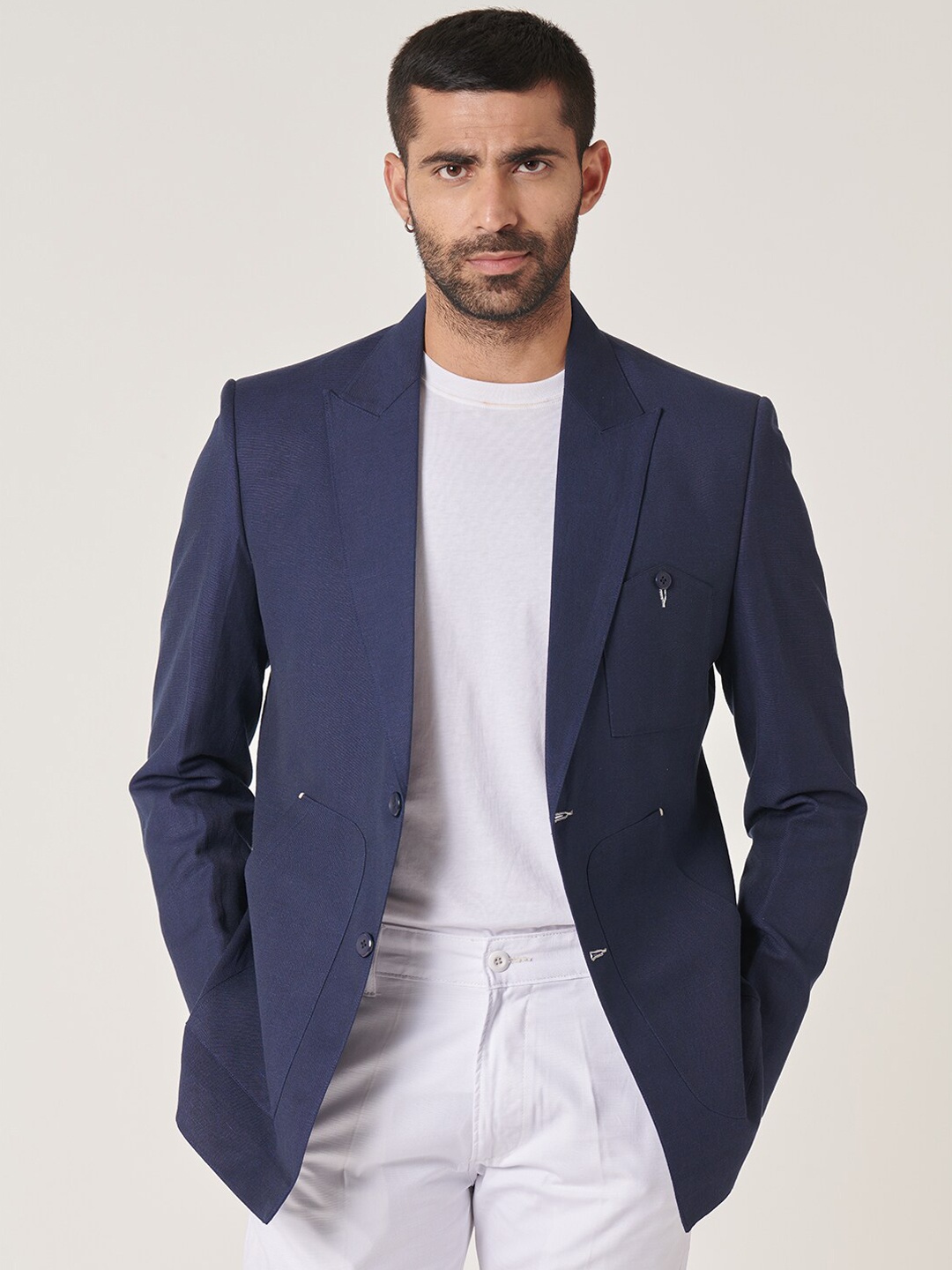 

MR BUTTON Slim-Fit Peaked Lapel Collar Single Breasted Blazer, Navy blue