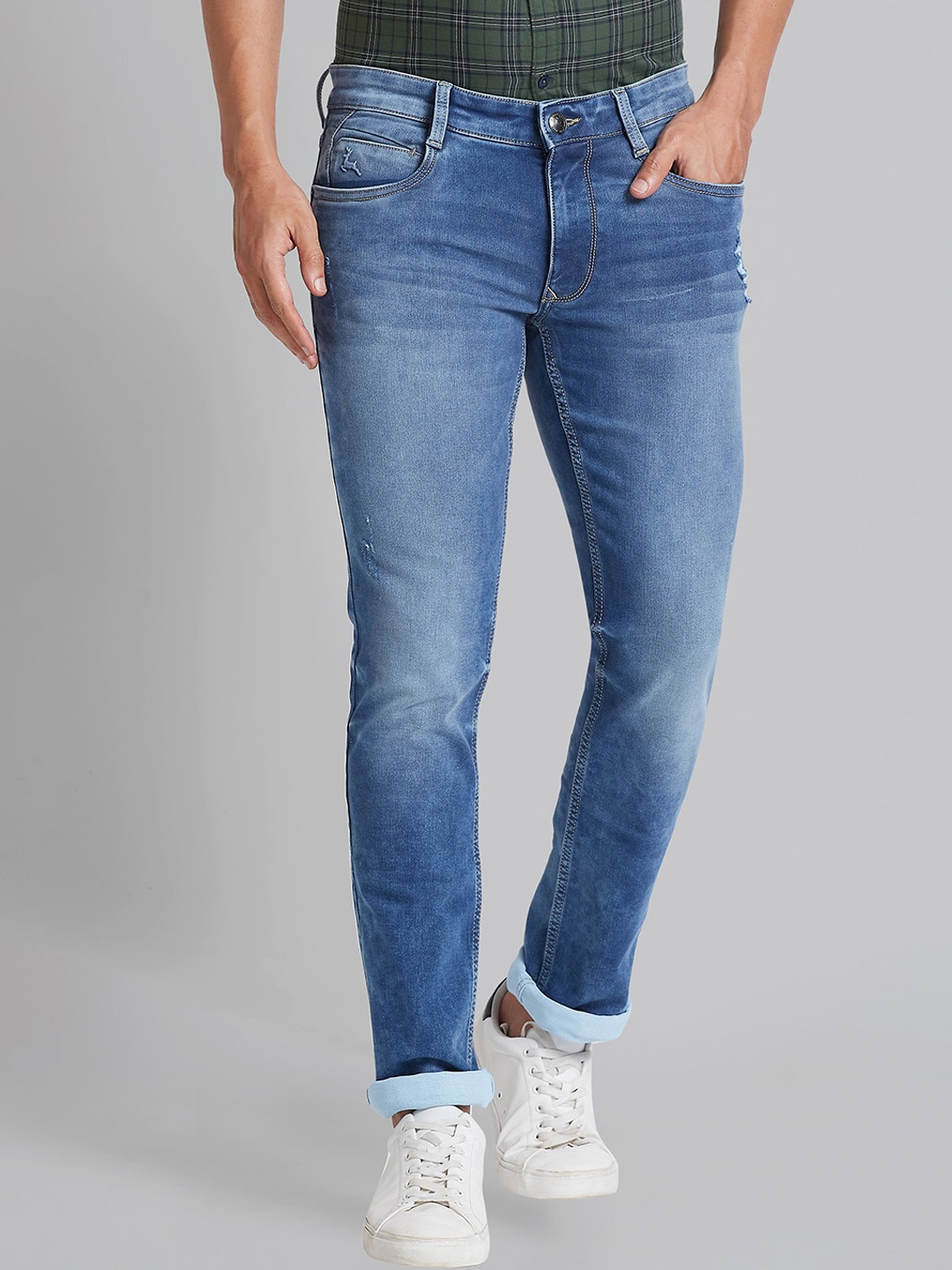 

Parx Men Slim Fit Low-Rise Light Fade Jeans, Blue