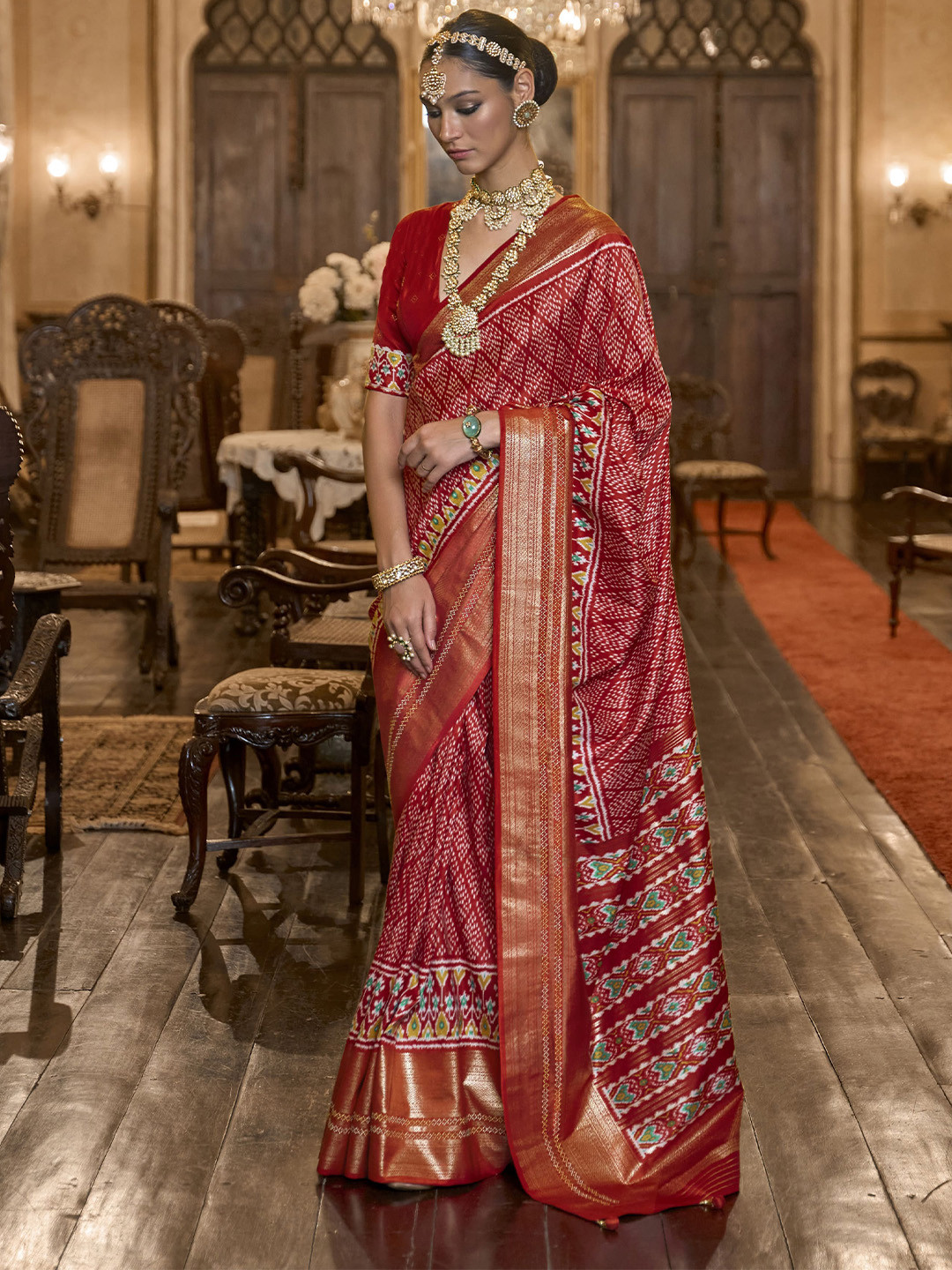 

elora Red & White Zari Pure Silk Pochampally Saree