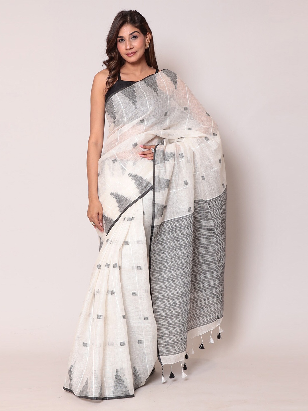 

ZARI Geometric Woven Design Pure Linen Saree, White