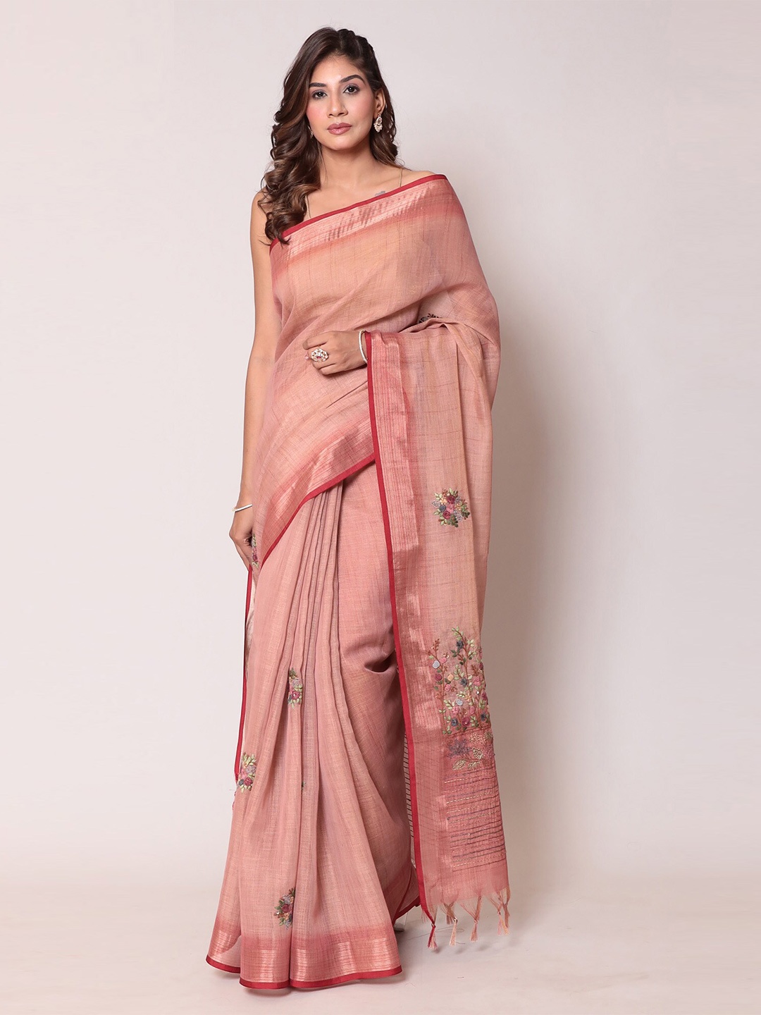 

ZARI Ethnic Motifs Embroidered Zari Tissue Saree, Peach