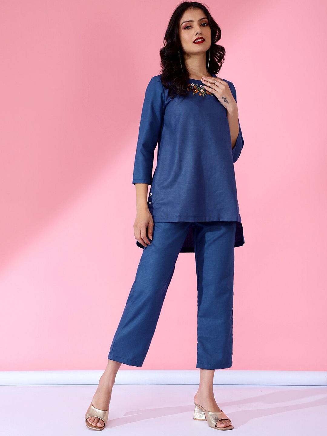 

Bani Women Floral Embroidered Tunic With Trousers, Blue