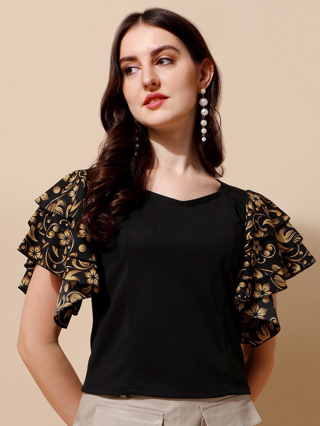 

Paralians Sweetheart Neck Floral Printed Flutter Sleeve Top, Black