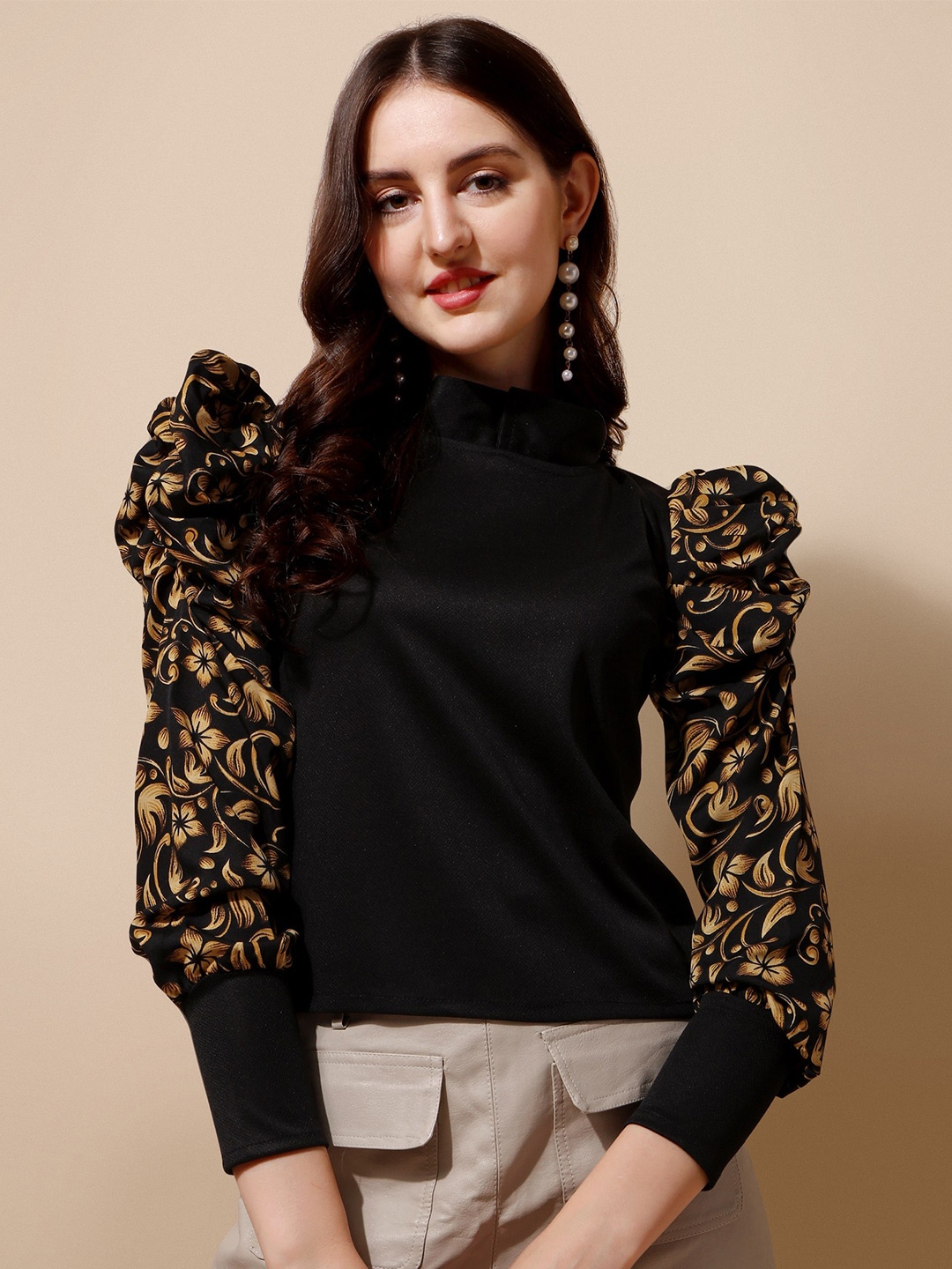 

Paralians Floral Print Puff Sleeves Top, Black