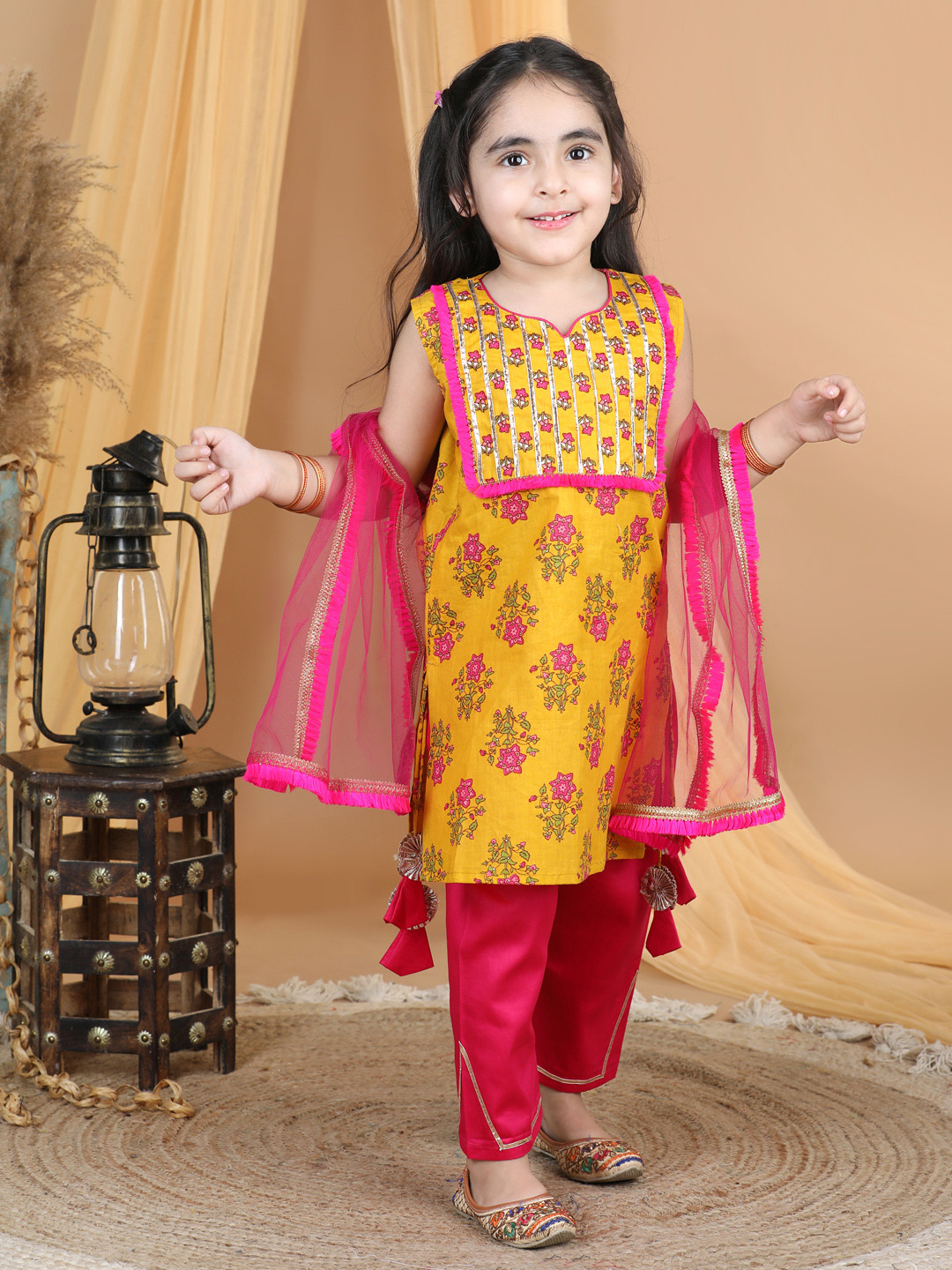 

Here&Now X Kinder Kids Girls Floral Printed Gotta Patti Pure Cotton Kurta With Pyjamas & Dupatta, Yellow