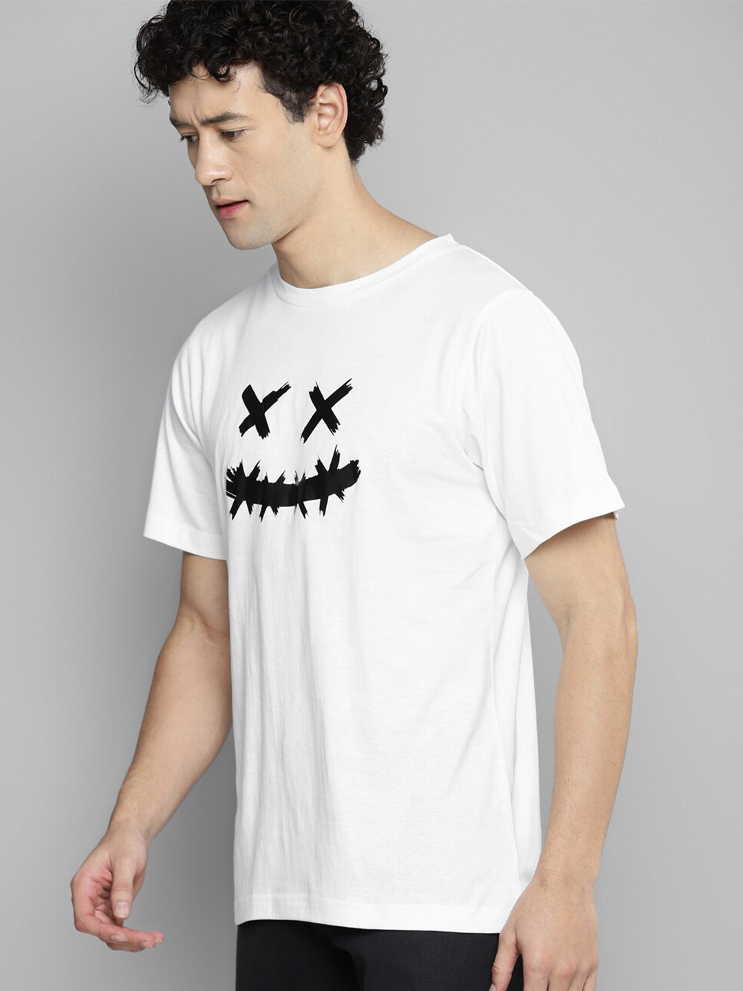 

Kook N Keech White & Black Graphic Printed Pure Cotton Loose T-Shirt