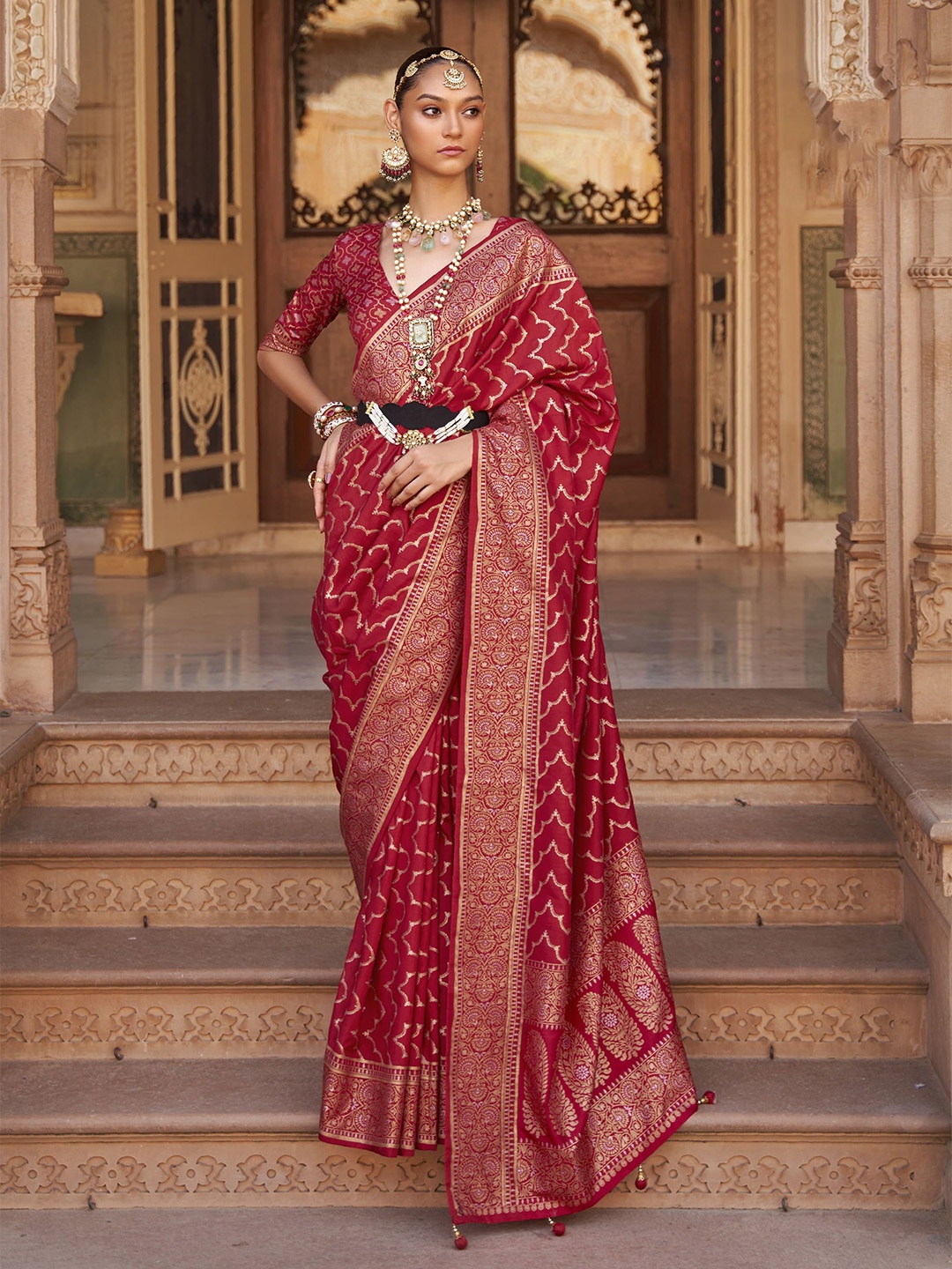 

elora Ethnic Motifs Woven Design Zari Pure Silk Banarasi Saree, Red