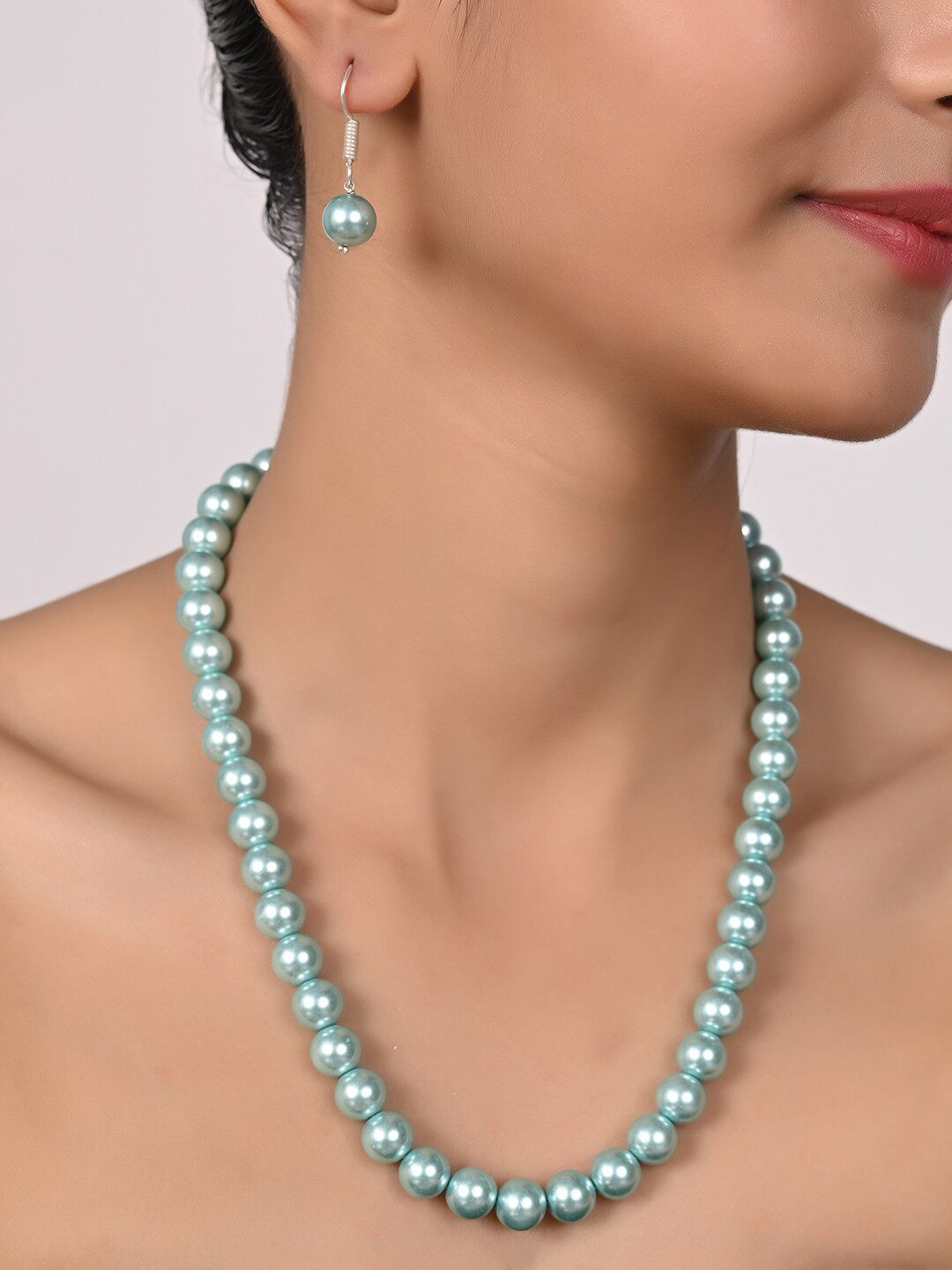 

RATNAVALI JEWELS Gold-Plated Pearls Beaded Jewellery Set