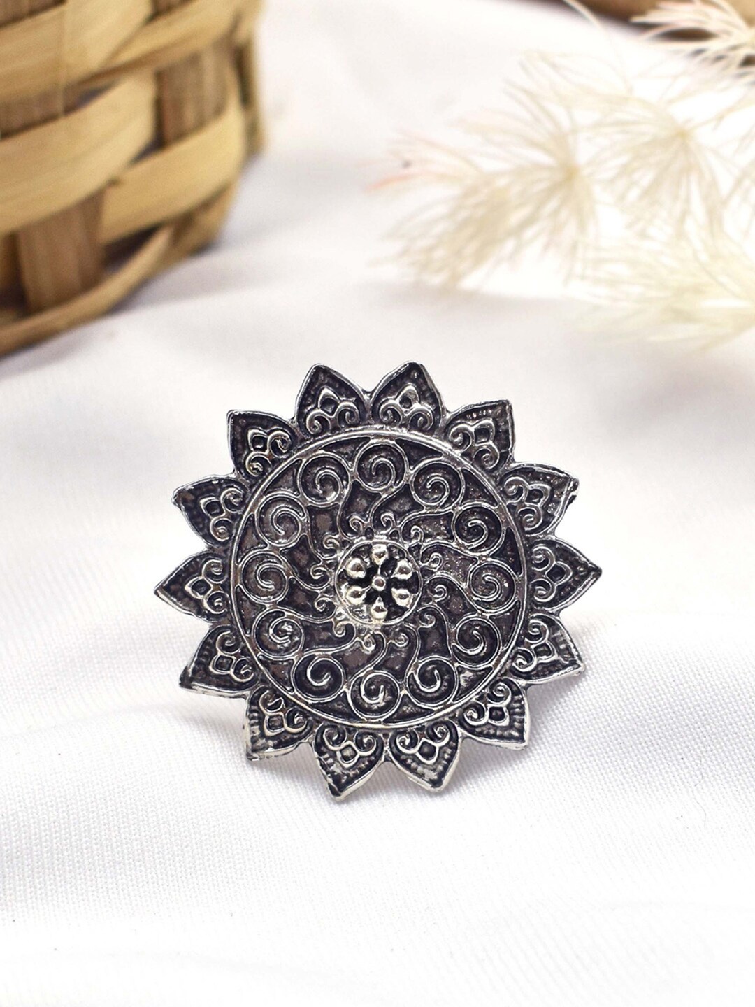 

TEEJH Silver-Plated Oxidised Ring