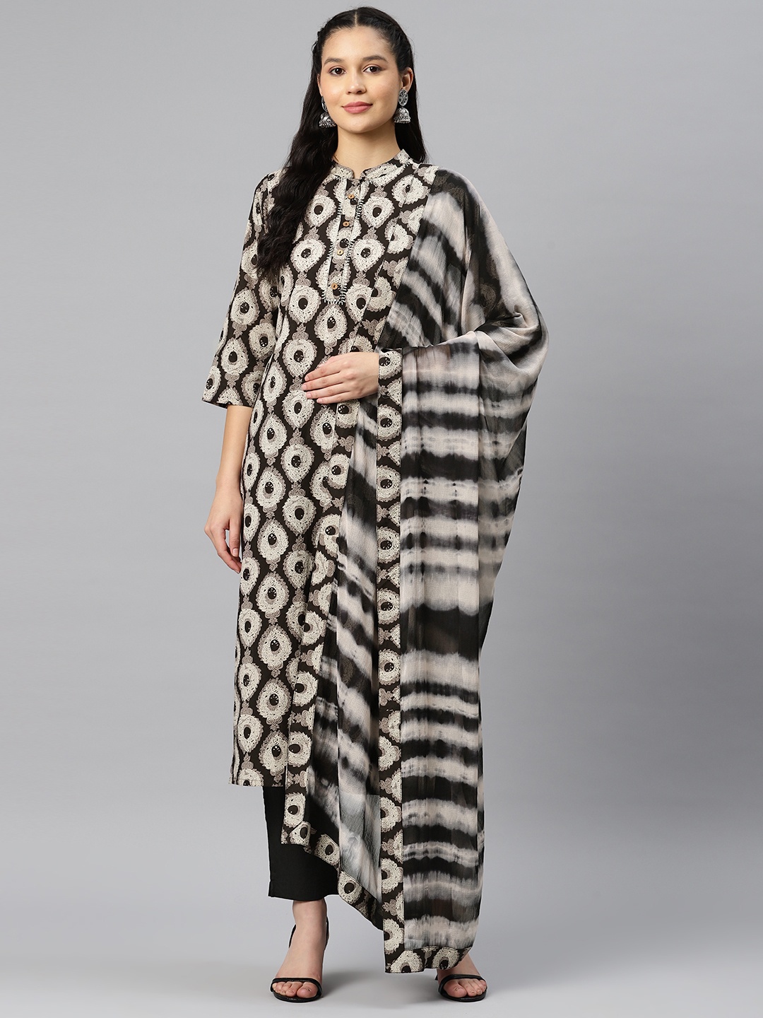 

Vbuyz Women Ethnic Motifs Thread Work Pure Cotton Kurta with Trousers & With Dupatta, Black