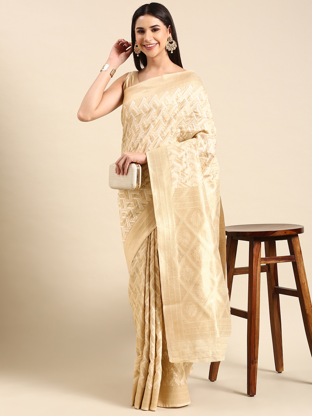 

AVANSHEE Woven Design Silk Cotton Kanjeevaram Saree, Off white