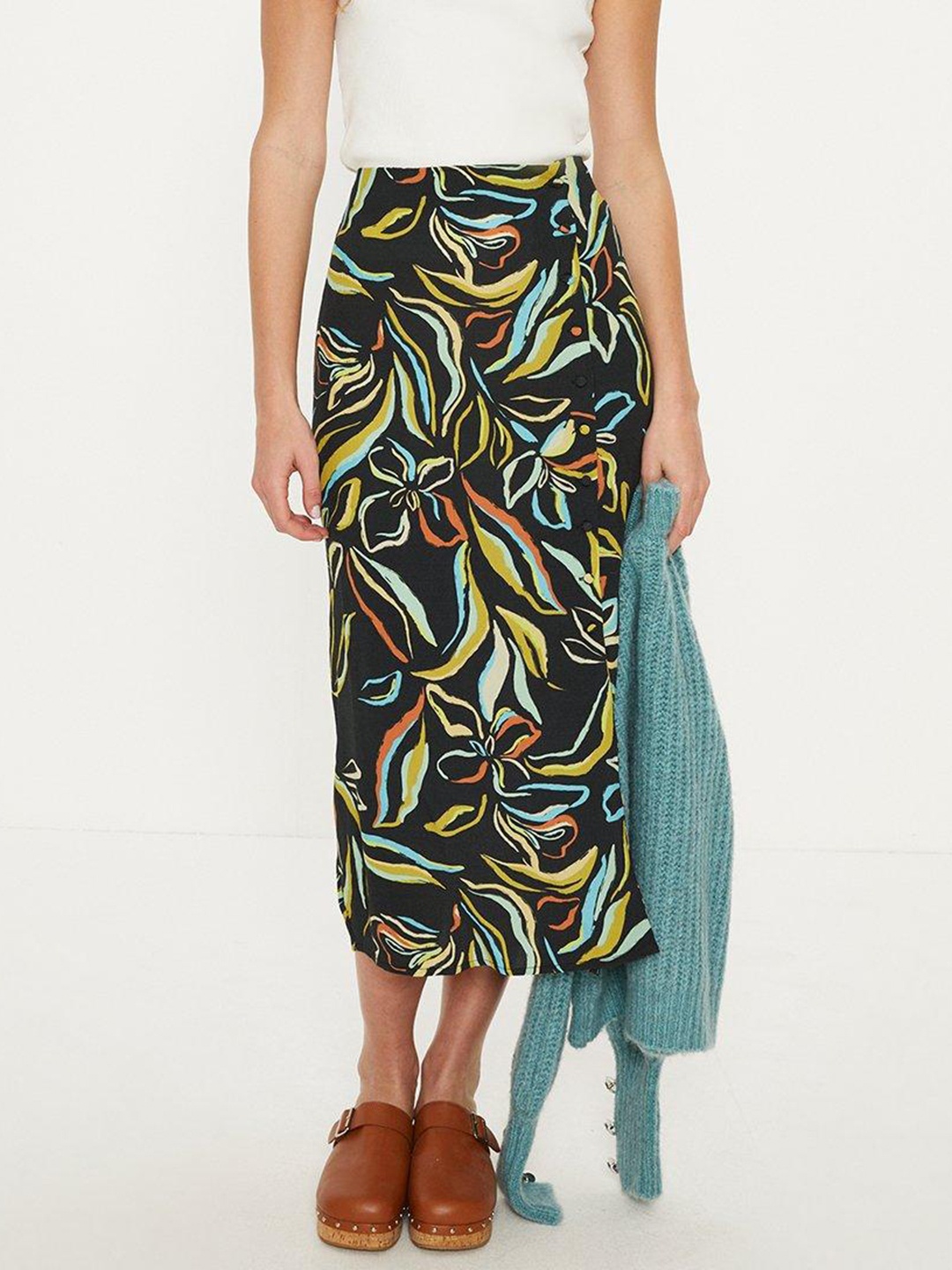 

OASIS Leafy Floral Printed Midi Skirt, Black