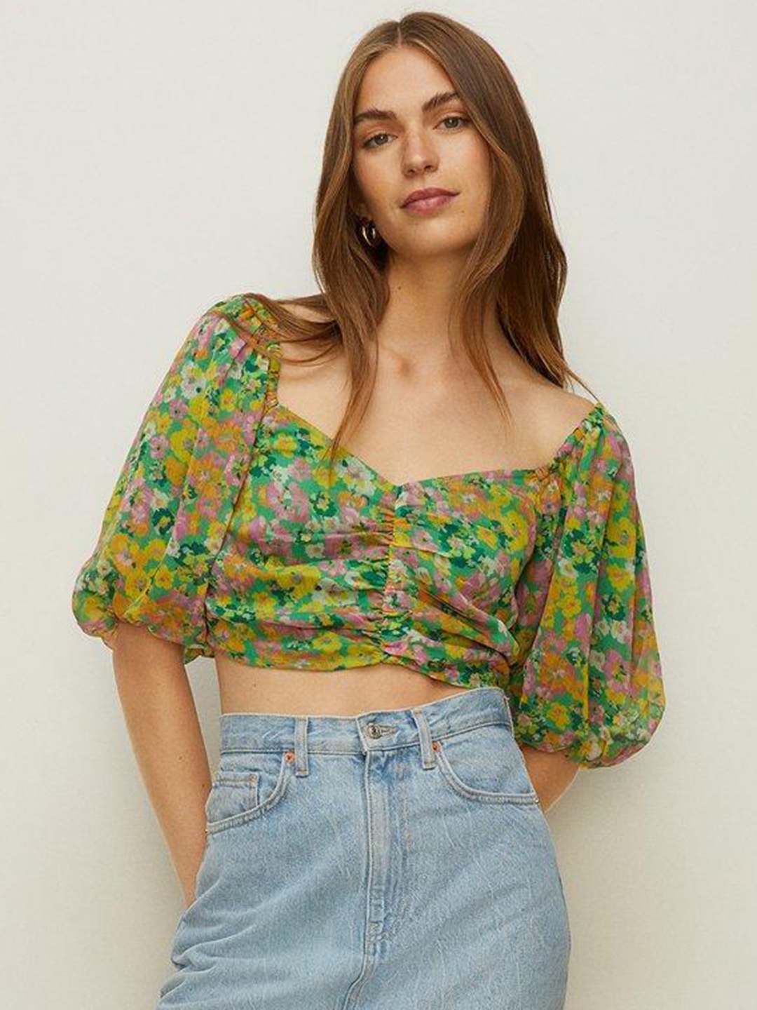 

OASIS Floral Print Sweetheart Neck Ruched Front Puff Sleeves Cropped Top with Smocked Back, Green