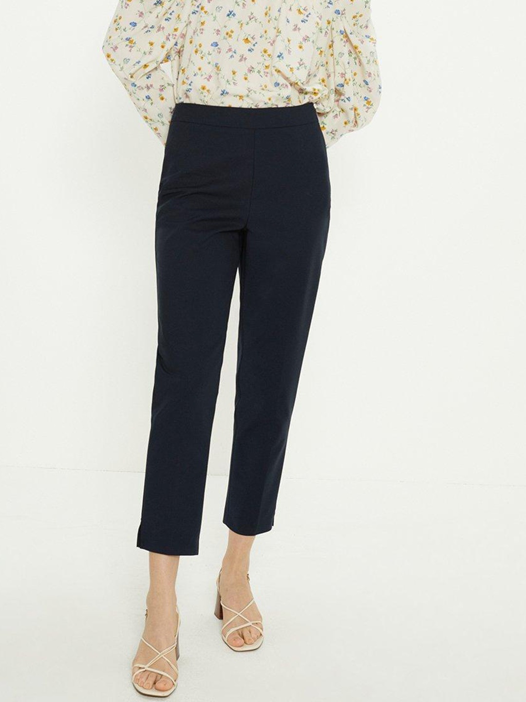 

OASIS Women High-Rise Satin Finish Solid Cropped Regular Trouser, Navy blue