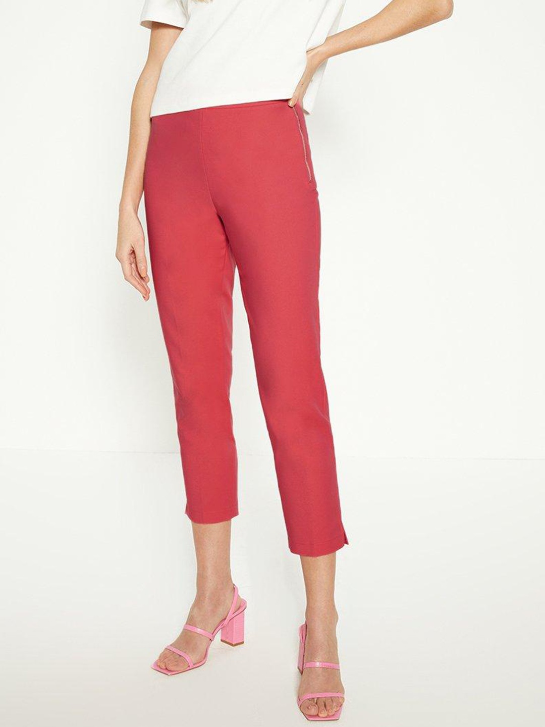 

OASIS Women High-Rise Satin Finish Solid Cropped Regular Trouser, Coral