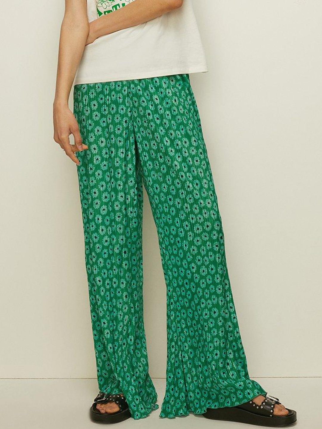 

OASIS Women Floral Print Plisse Flare Trouser, Green