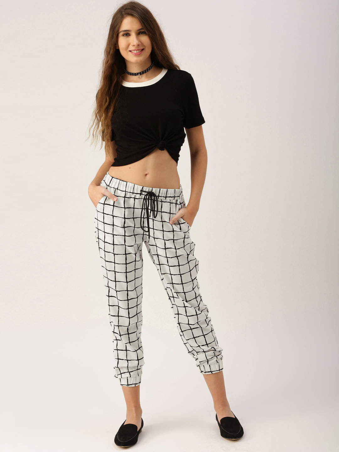 

DressBerry Women White & Black Regular Fit Checked Cropped Joggers