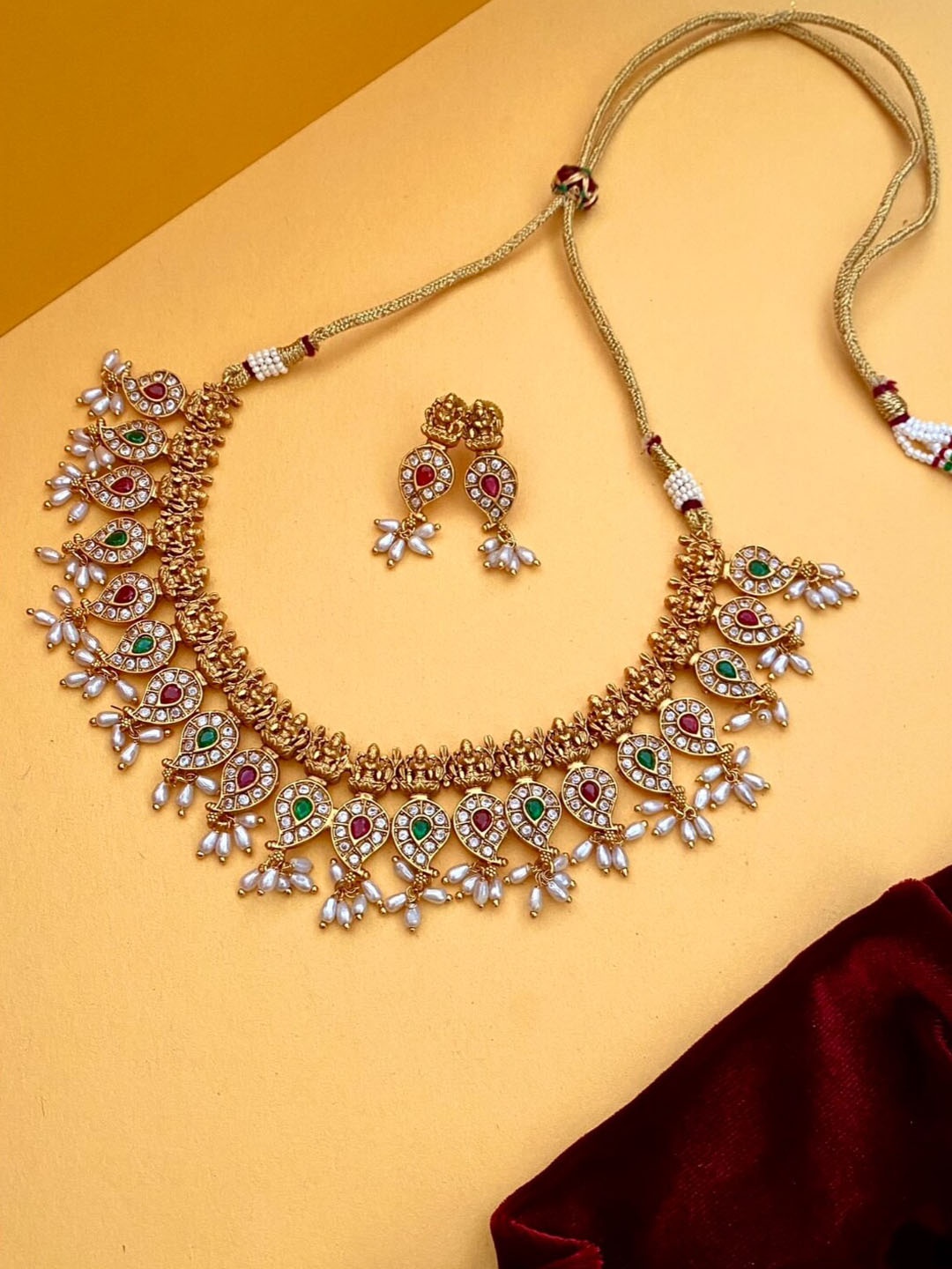 

Pihtara Jewels Gold-Plated Stone-Studded & Beaded Jewellery Set