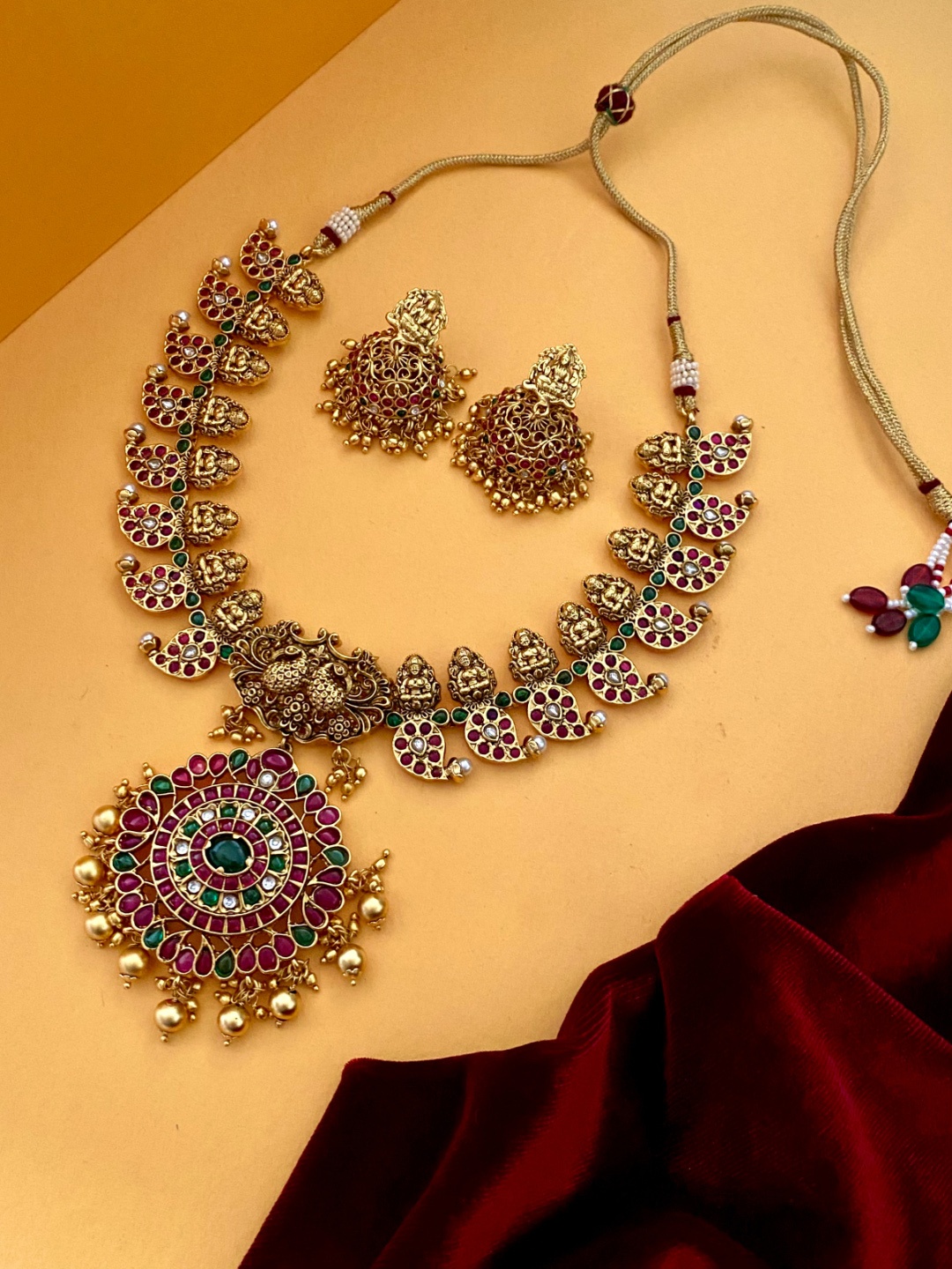 

Pihtara Jewels Gold-Plated Stone-Studded & Pearl Beaded Temple Jewellery Set