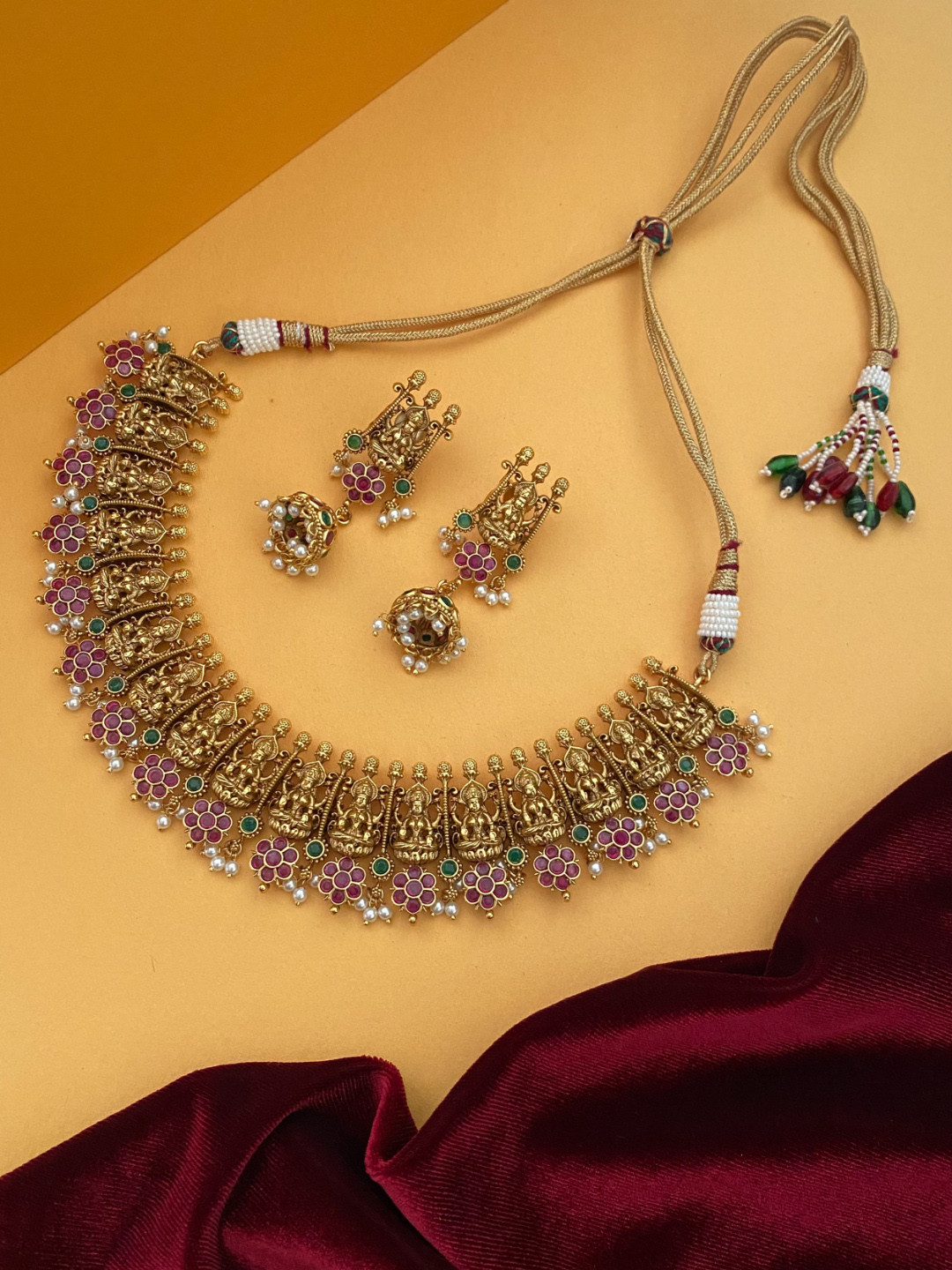 

Pihtara Jewels Gold-Plated Artificial Stone-Studded & Beaded Jewellery Set