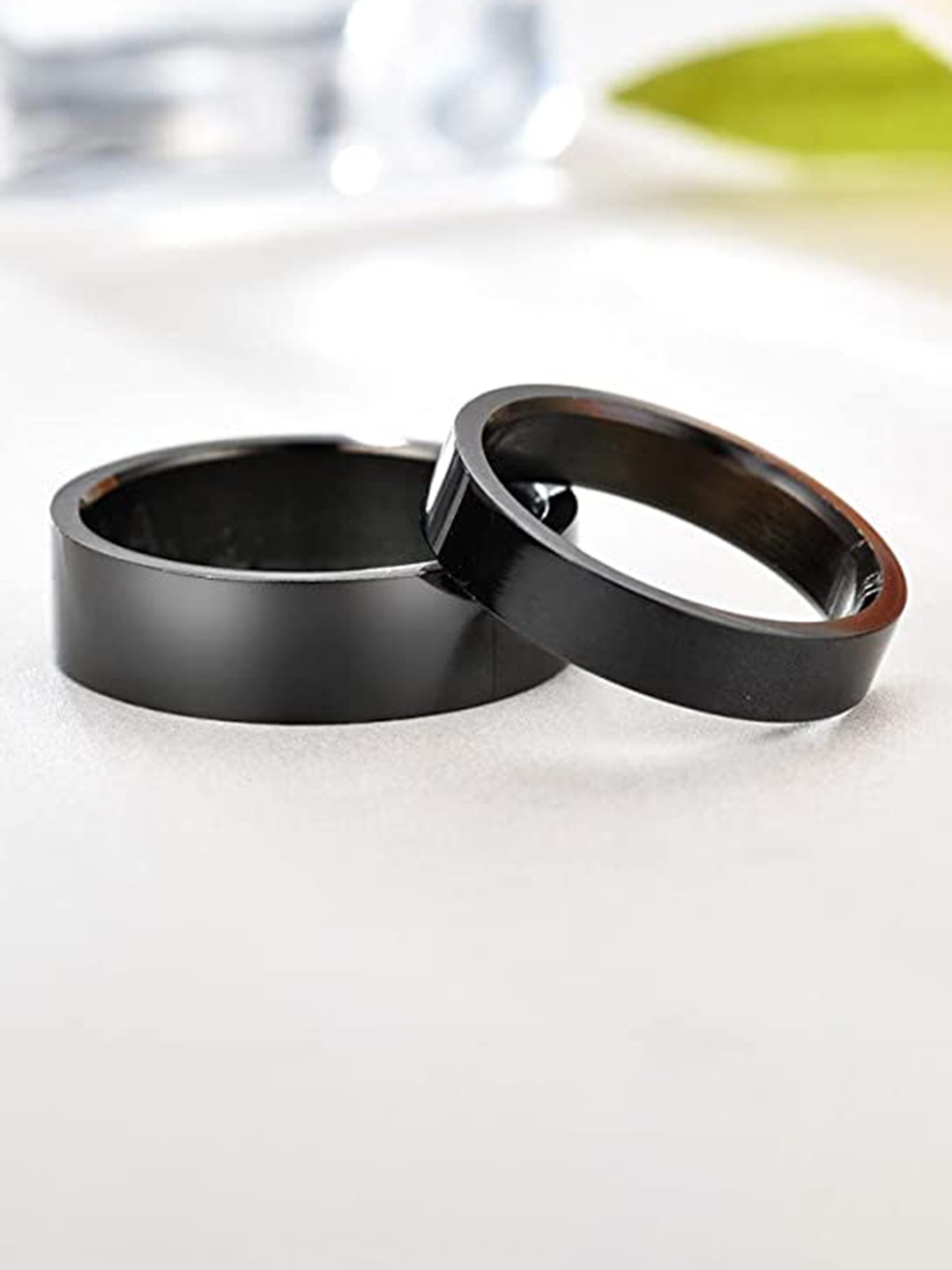 

VIEN Set Of 2 Stainless Steel His & Her Finger Rings, Black