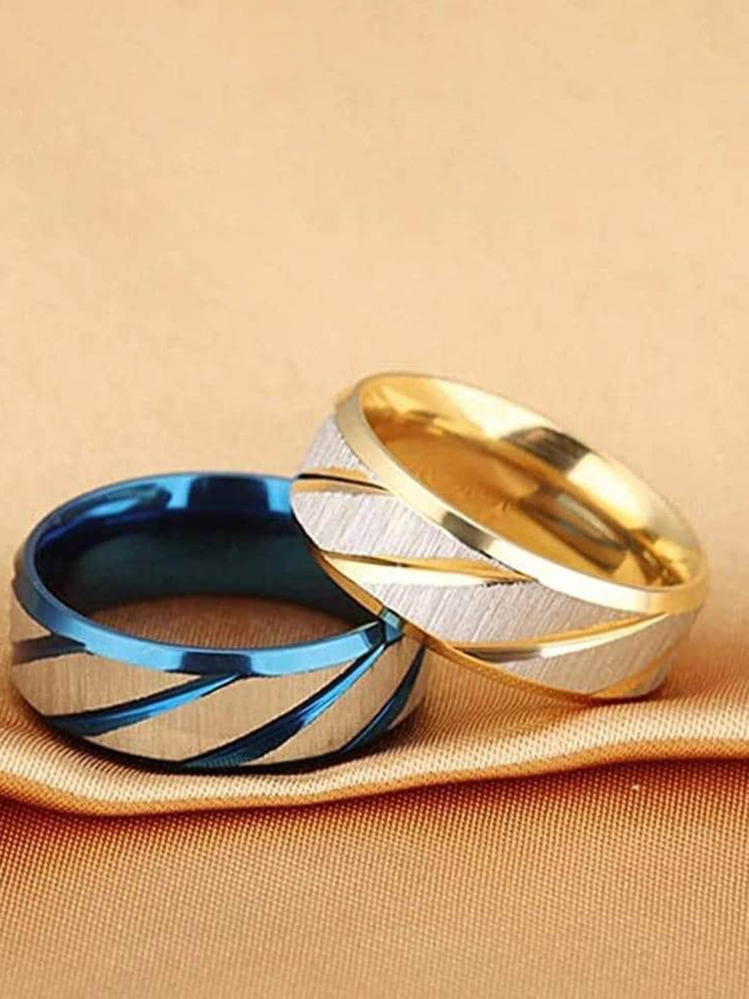 

VIEN Set Of 2 Gold-Plated Stainless Steel Ring