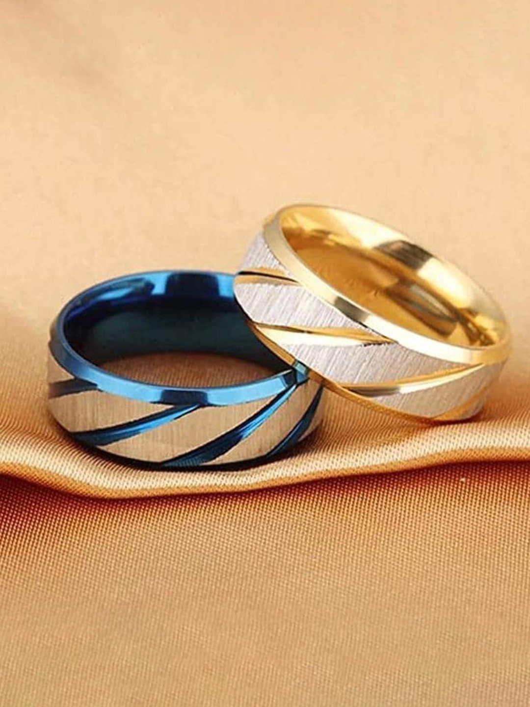 

VIEN Set Of 2 Gold-Plated Stainless Steel Couple Ring