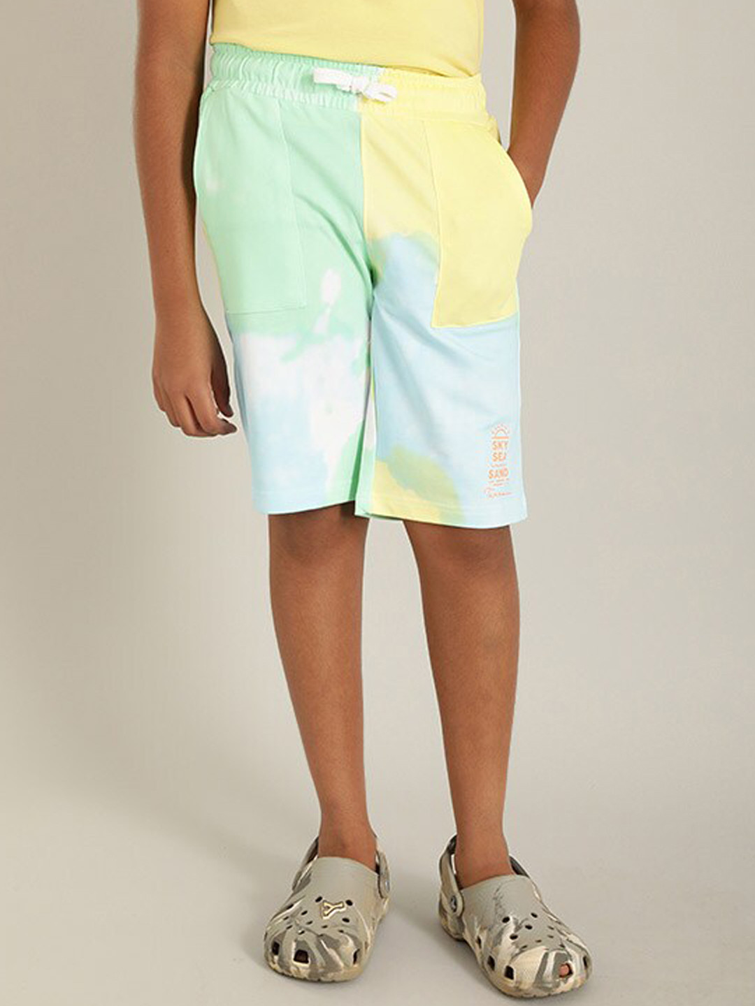 

Indian Terrain Boys Abstract Printed Pure Cotton Shorts, Yellow